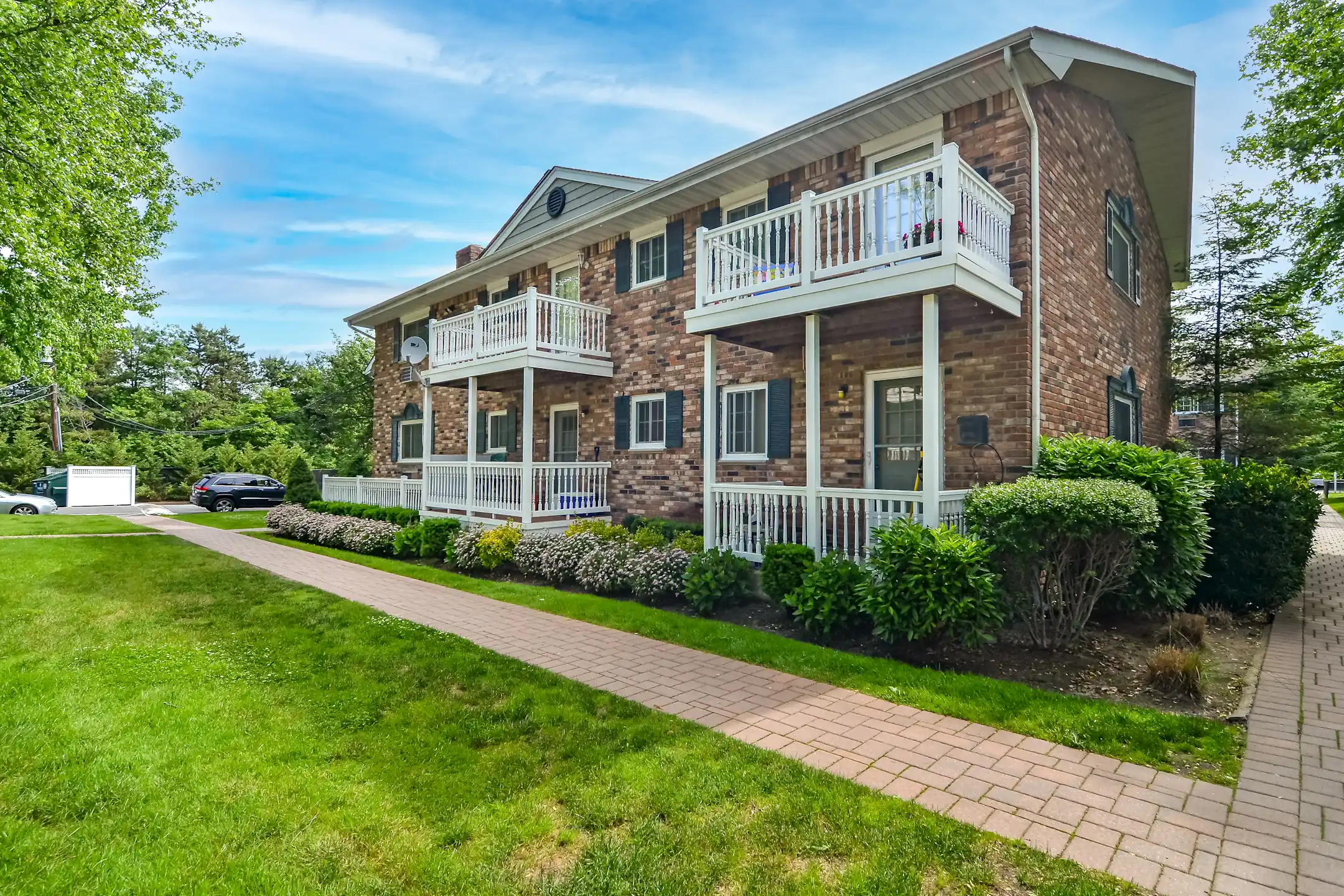 Fairfield Sunrise Gardens 721 Greenbriar Dr Bohemia, NY Apartments