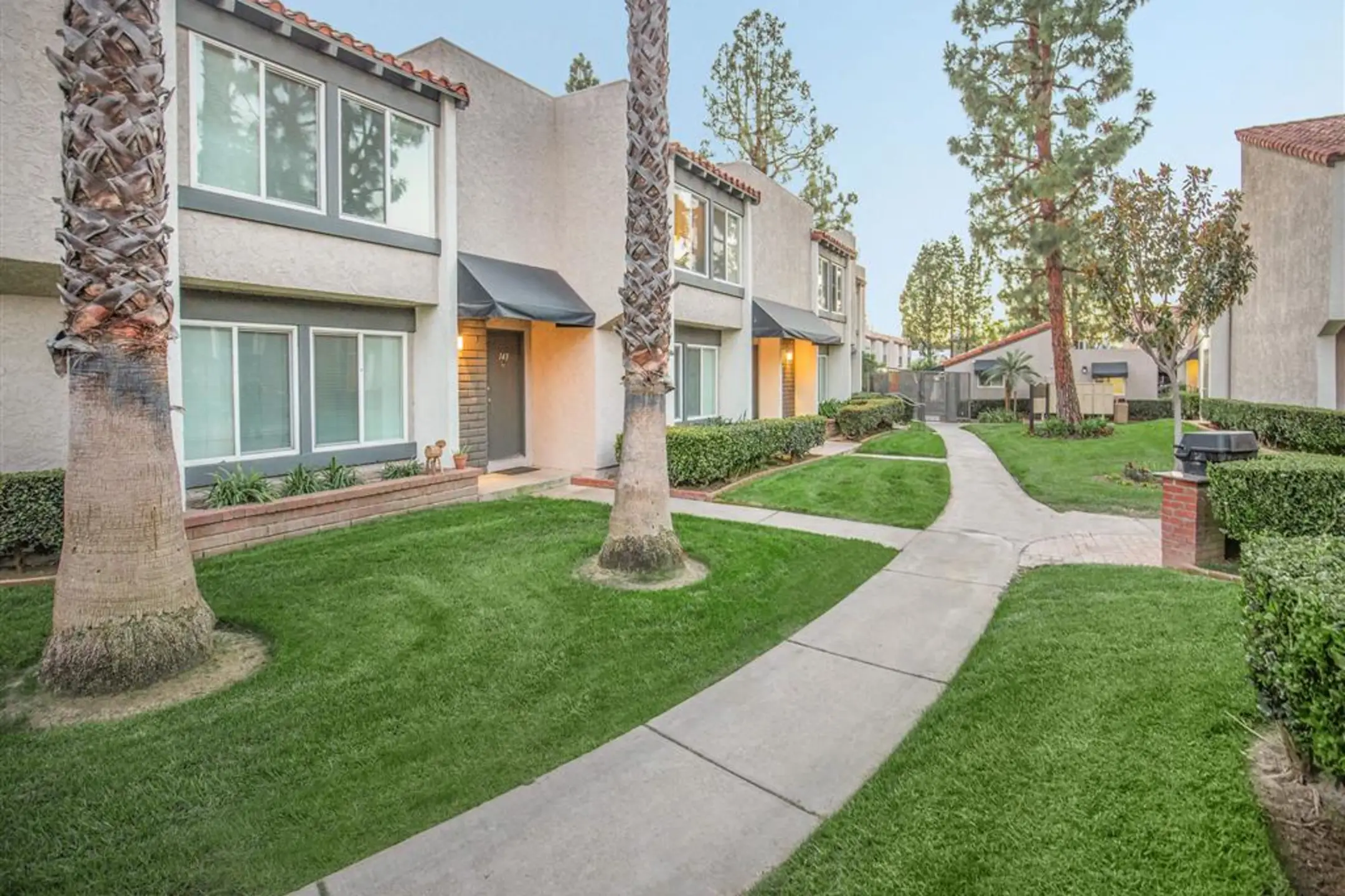 La Veta Grand 401 W La Veta Ave Orange, CA Apartments for Rent Rent.