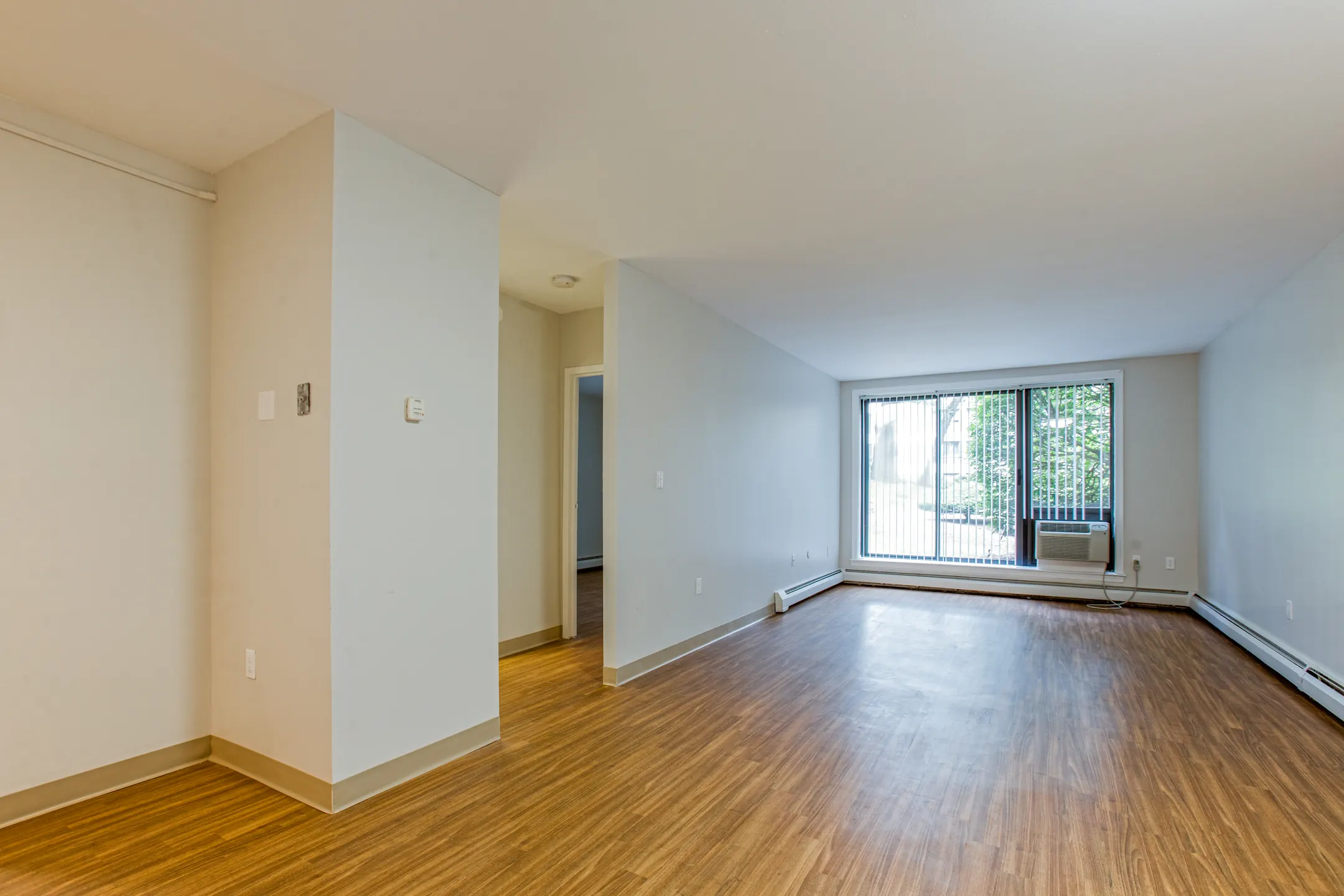 Living Room - Rockingham Glen - West Roxbury, MA
