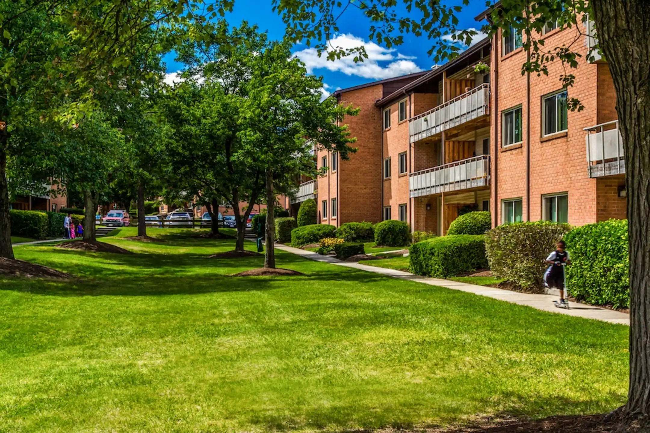 Laurel Park & Laurelton Court Apartments - Laurel, MD 20707