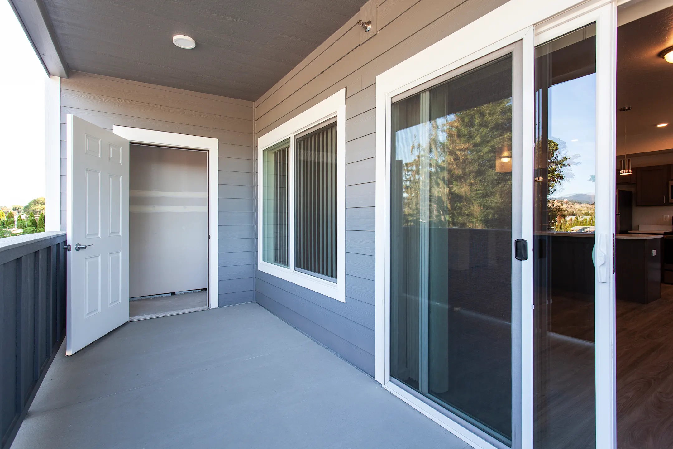 The Residence at Corbin Crossing 12840 North Railway Avenue