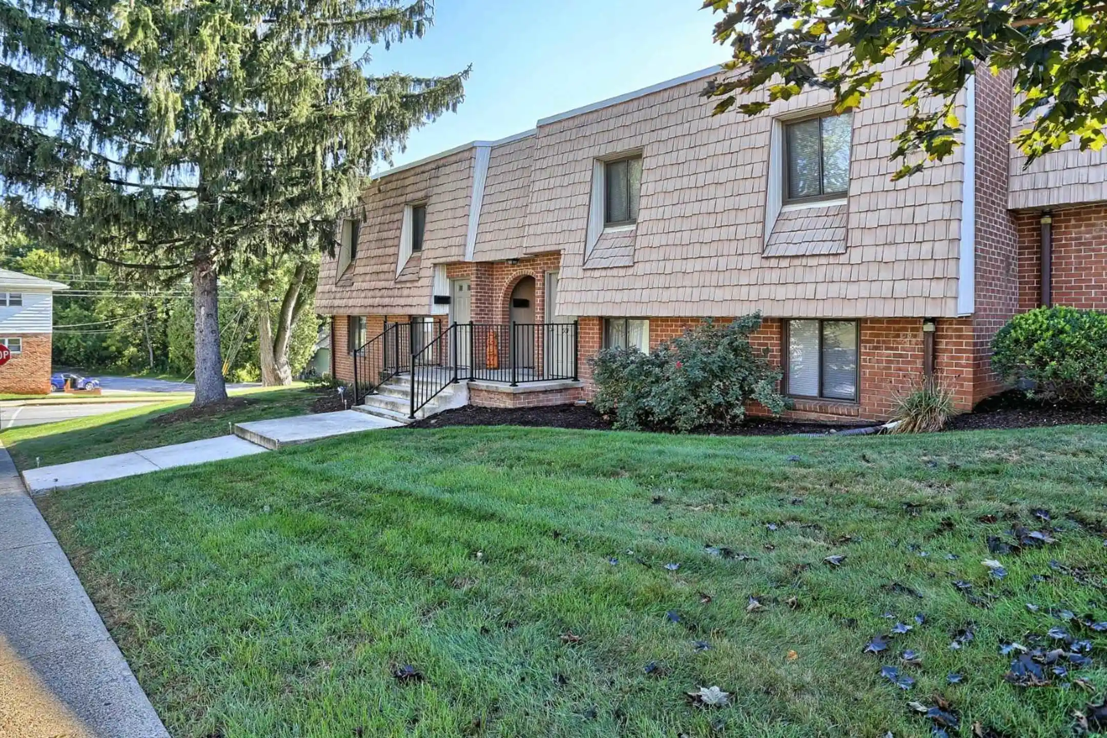 Building - Chateau Terrace Apartments - Shippensburg, PA