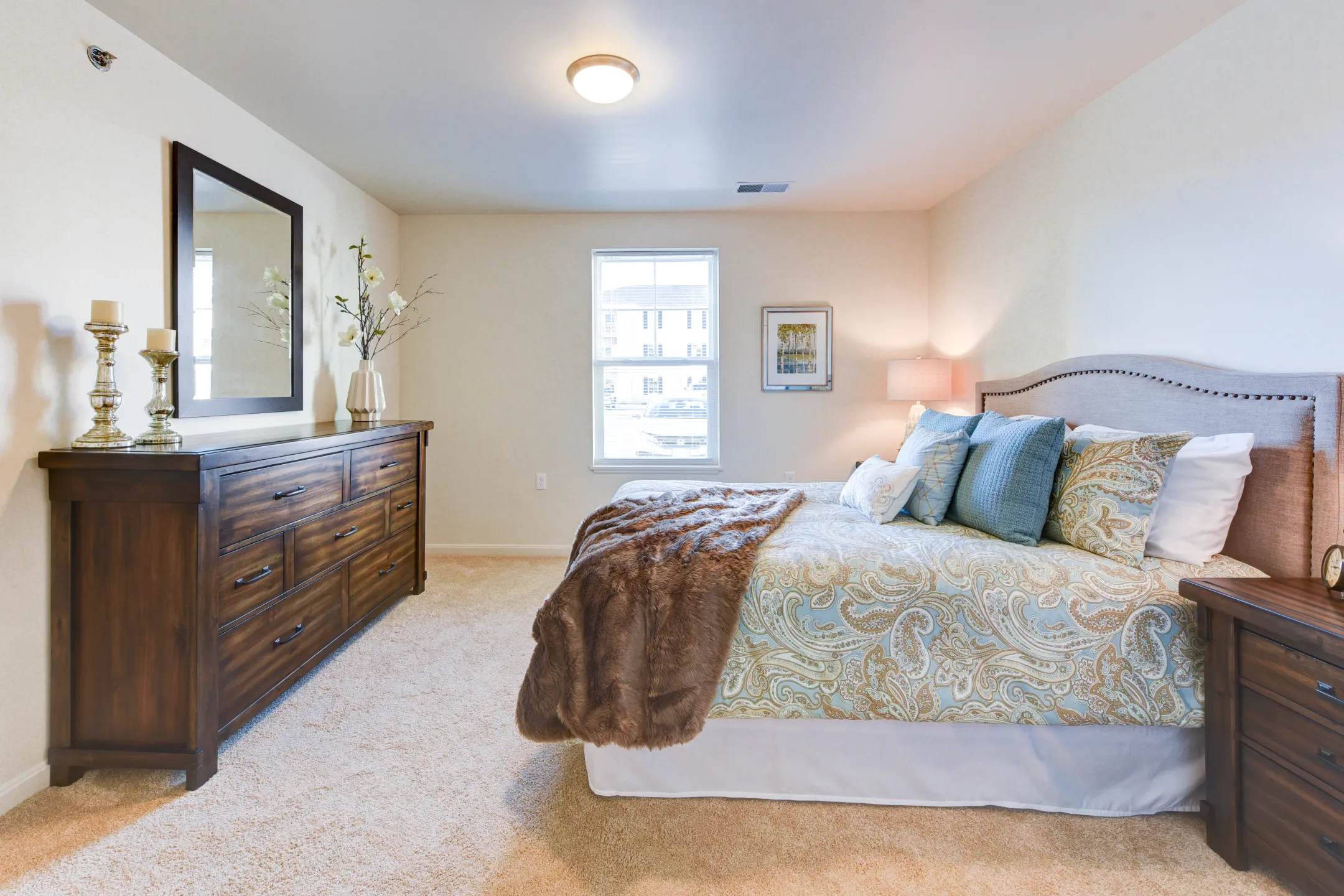 Bedroom - Kings Pointe Senior Apartments - Sylvania, OH