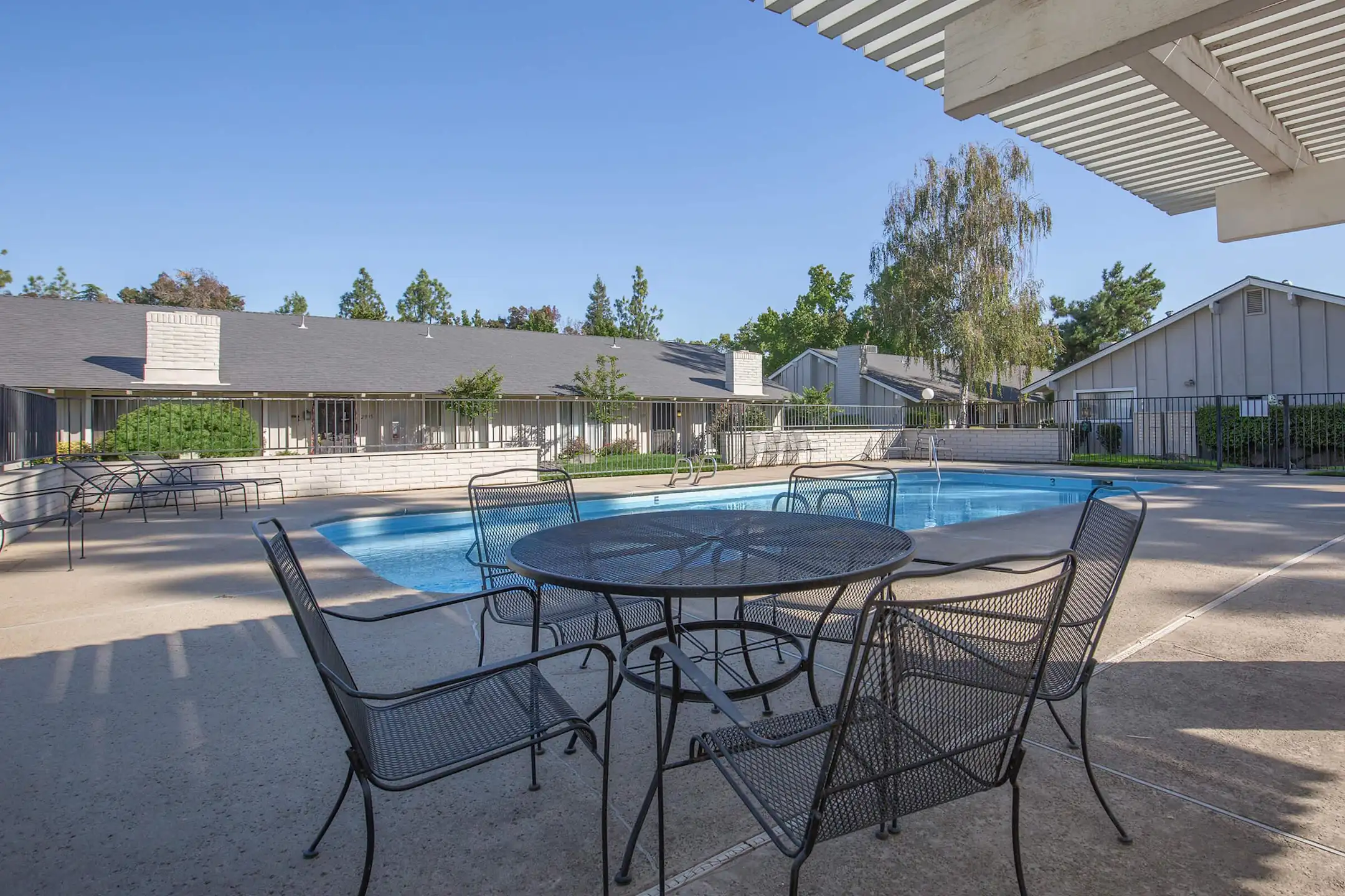 Bear Creek Manor & Terrace Apartments 2929 M St Merced, CA