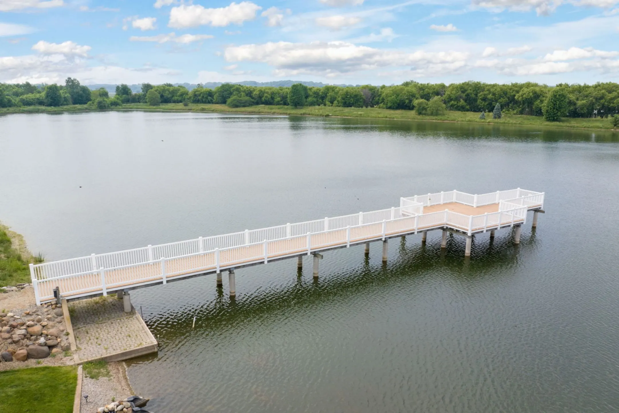 Elmwood Lake Apartments Apartments Hudsonville, MI 49426