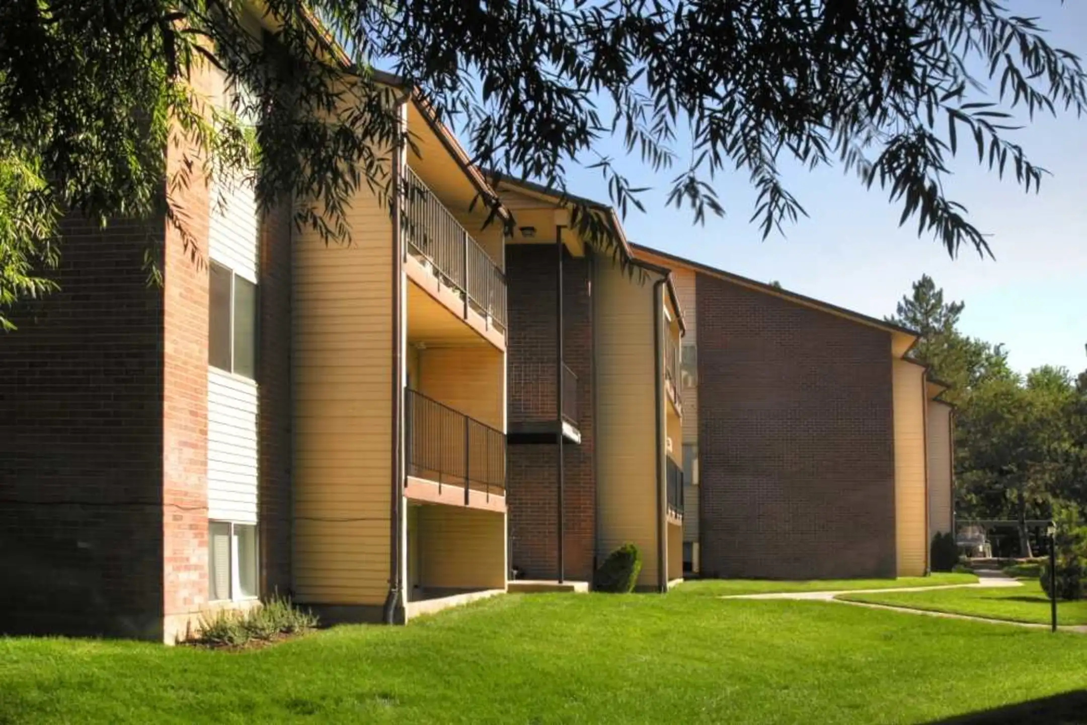 Building - Willow Brook Cove - Salt Lake City, UT