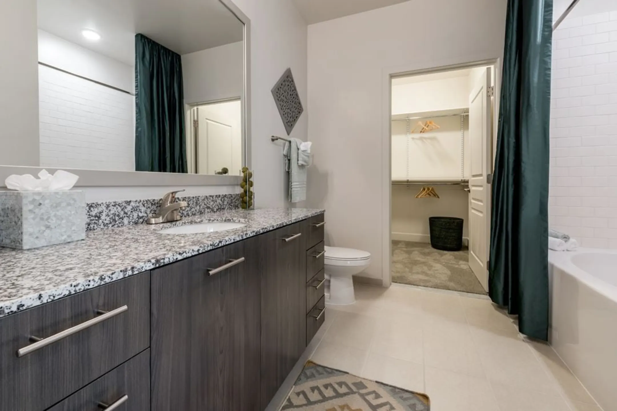 Avalon Arundel Crossing 820 Concorde Circle Linthicum Heights, MD