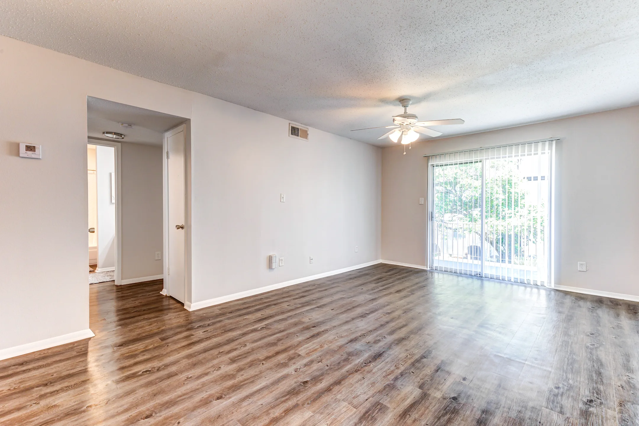 Kingswood Apartments & Townhomes Apartments Mobile, AL 36608