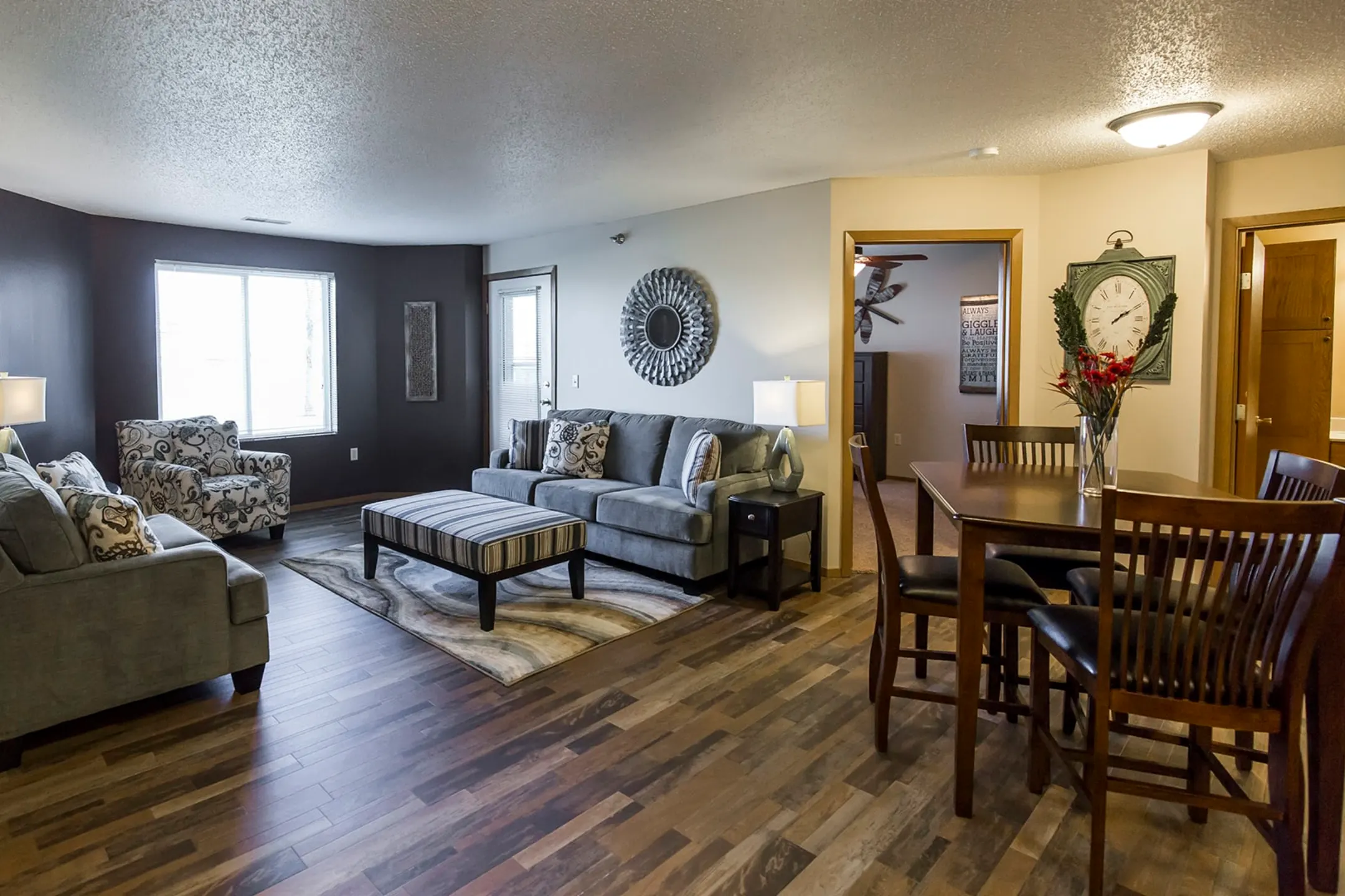 Cottonwood Apartment Homes Apartments Bismarck, ND 58504