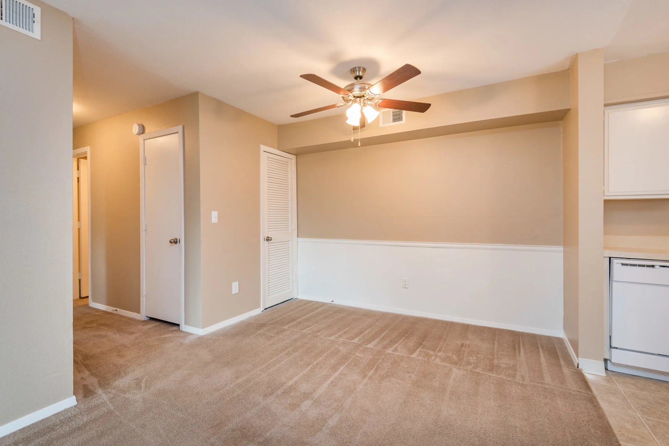 Summit Shawnee 7613 Flint St Shawnee Mission, KS Apartments for