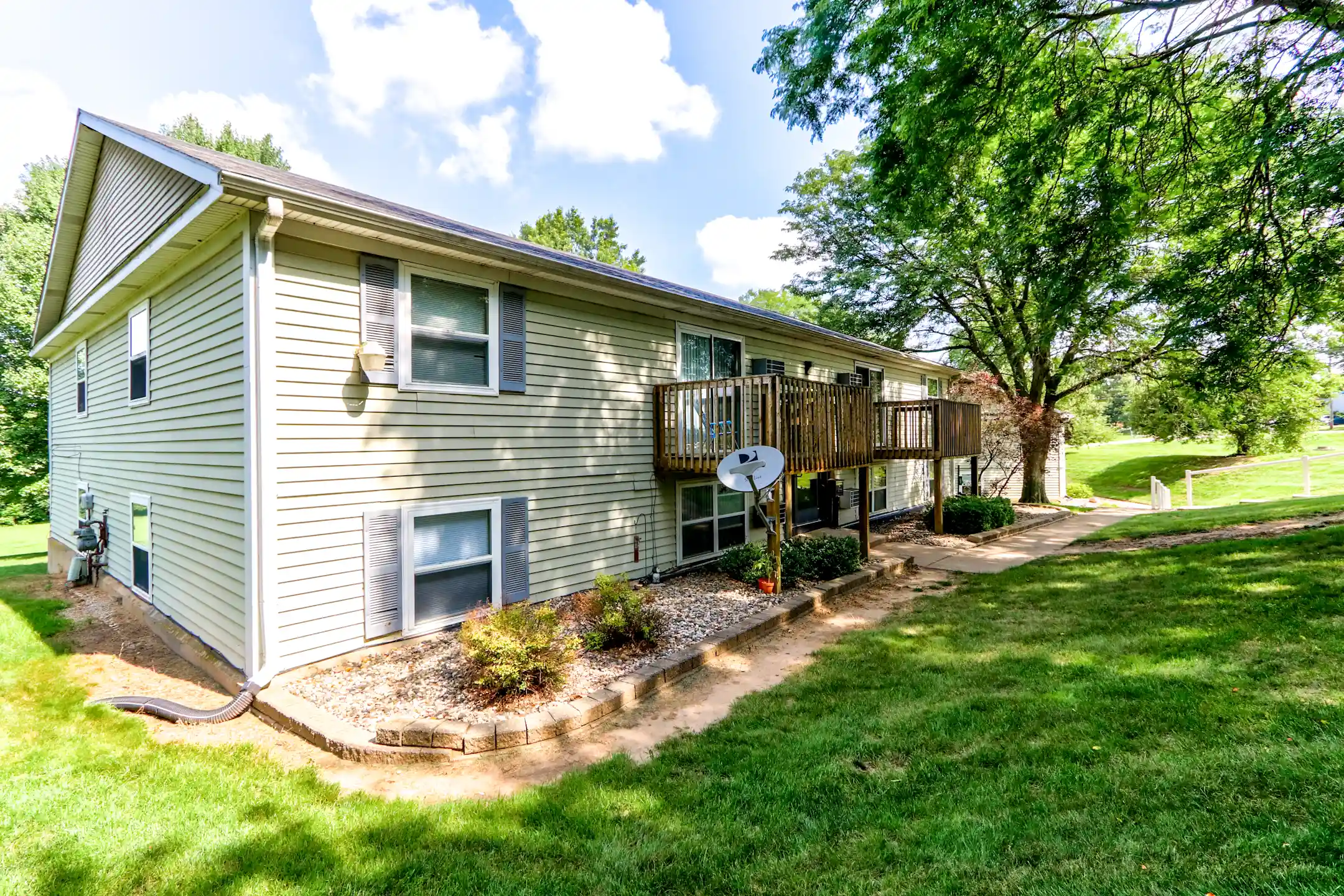 Arbor Terrace and Richland Country Apartments 8559 N 32nd St