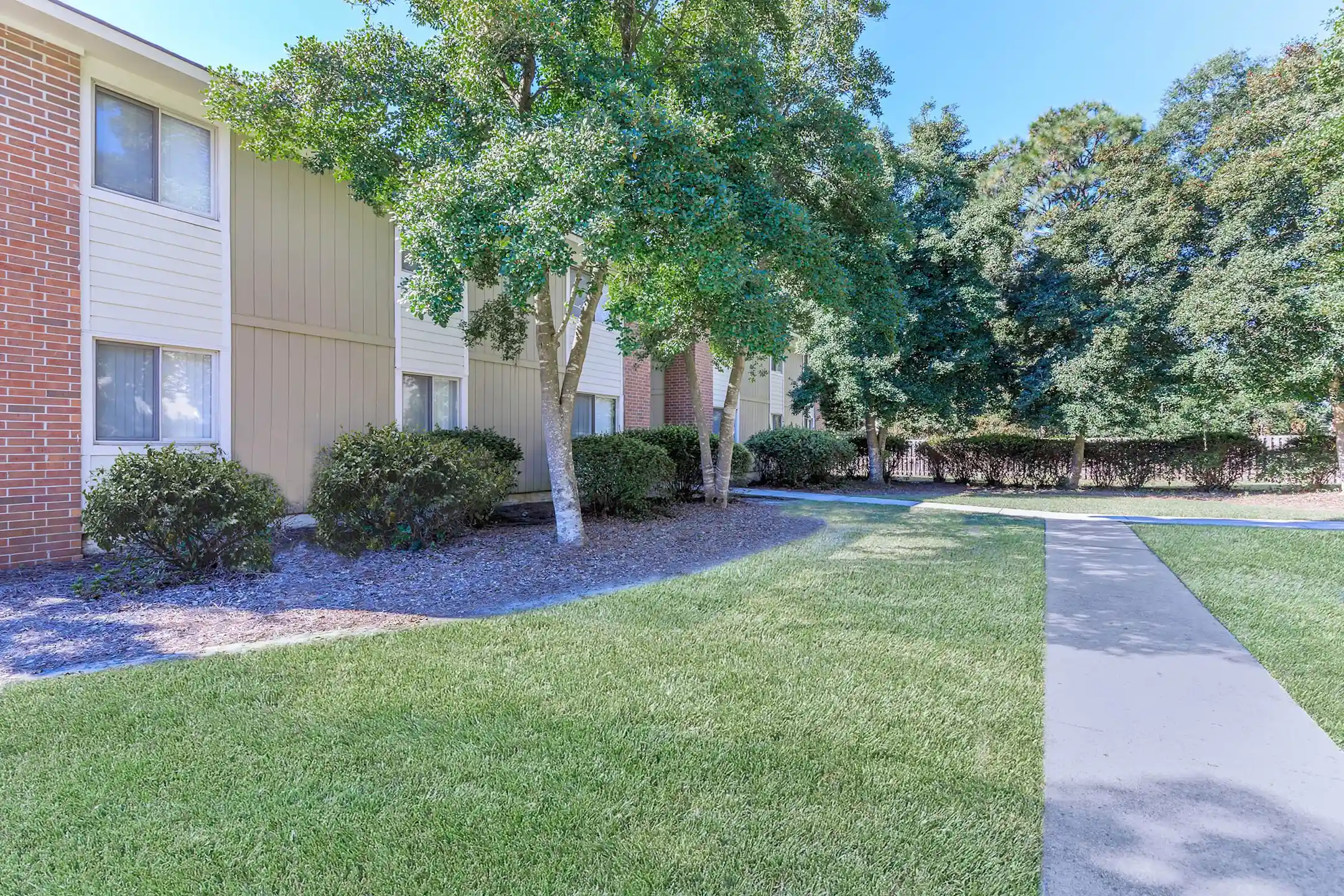 Apartments On Middleground Road