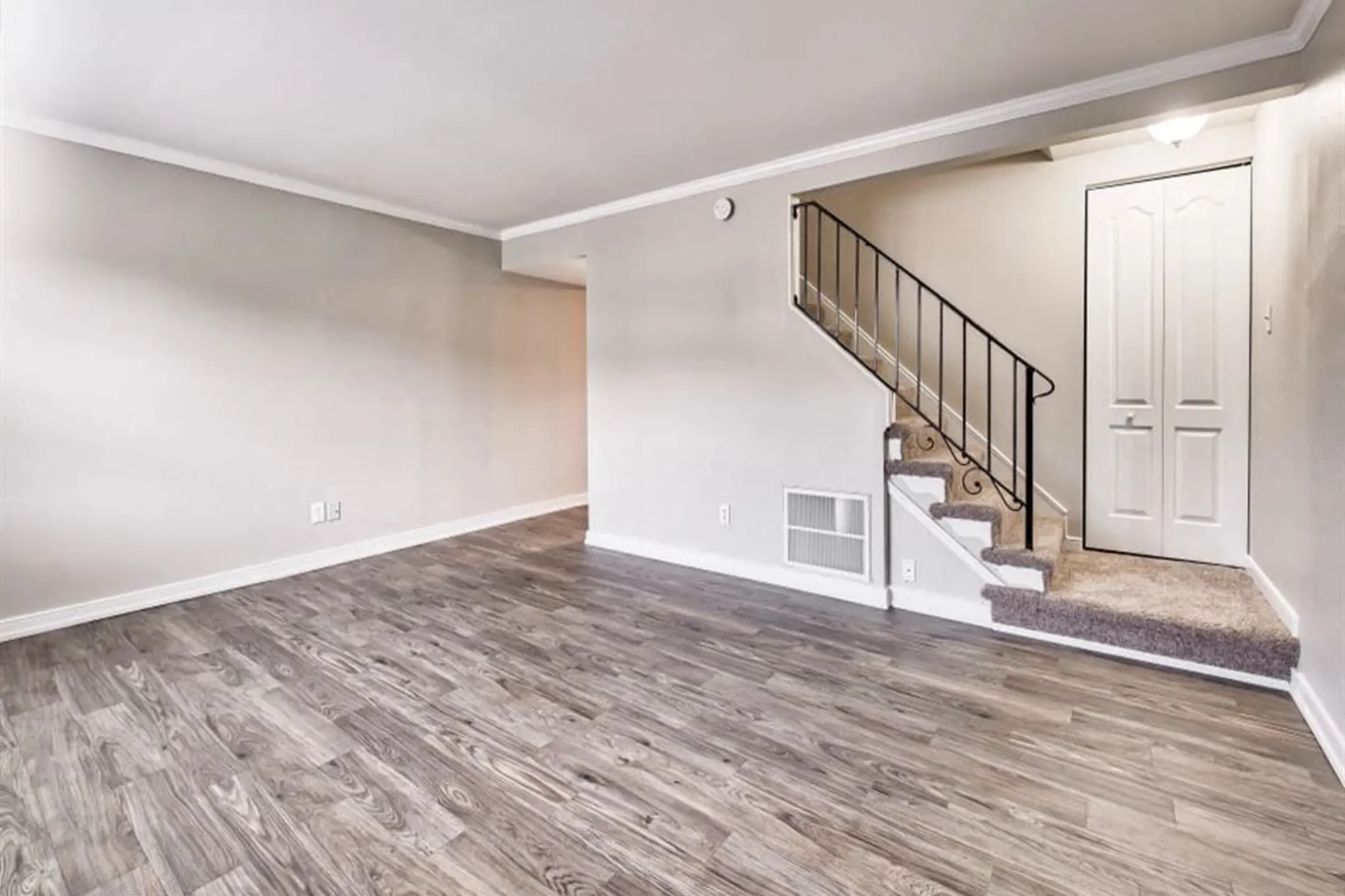 Maple Bay Townhomes Apartments Virginia Beach, VA 23454