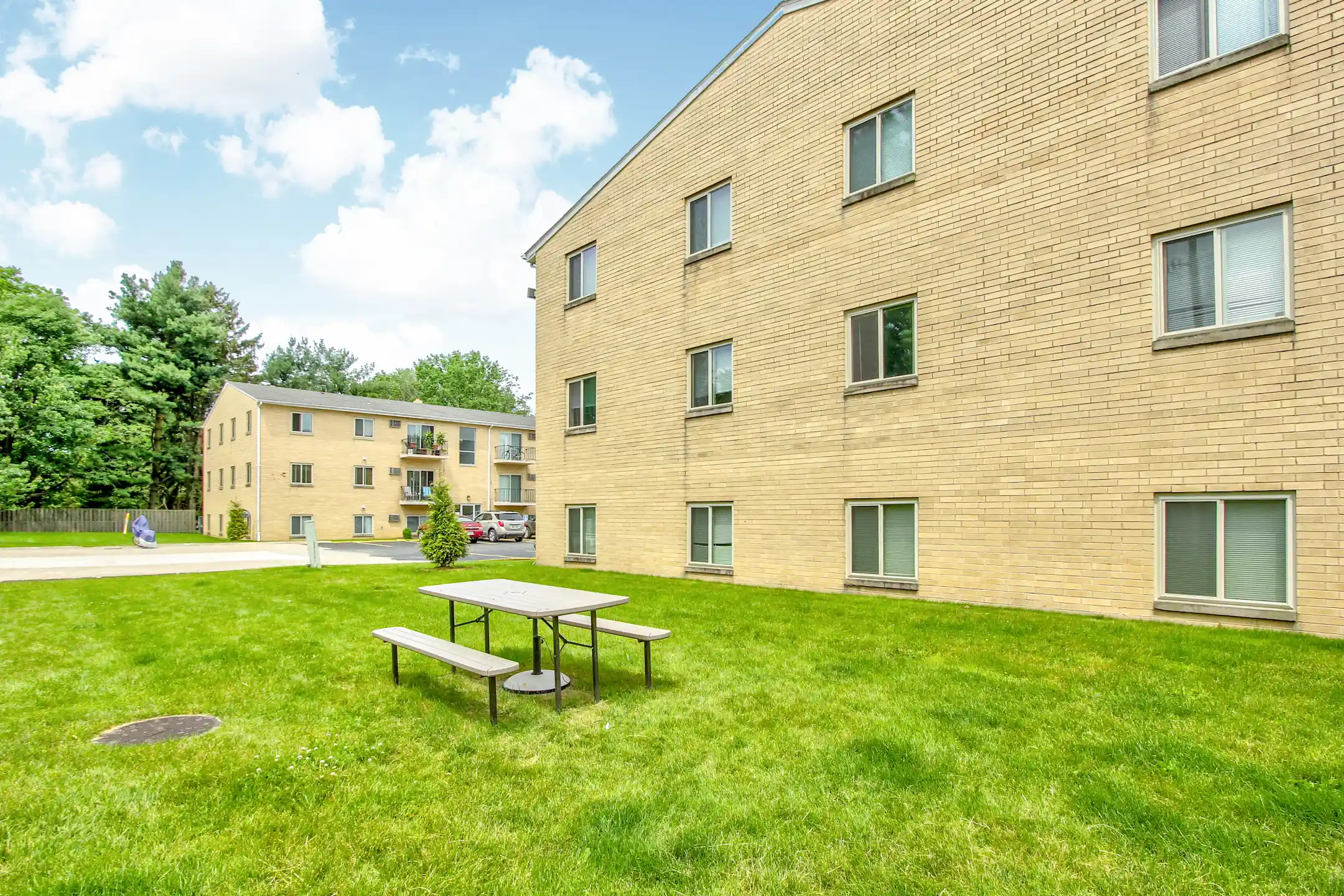 Westwood Apartments 411 Lafayette Rd Medina, OH Apartments for Rent