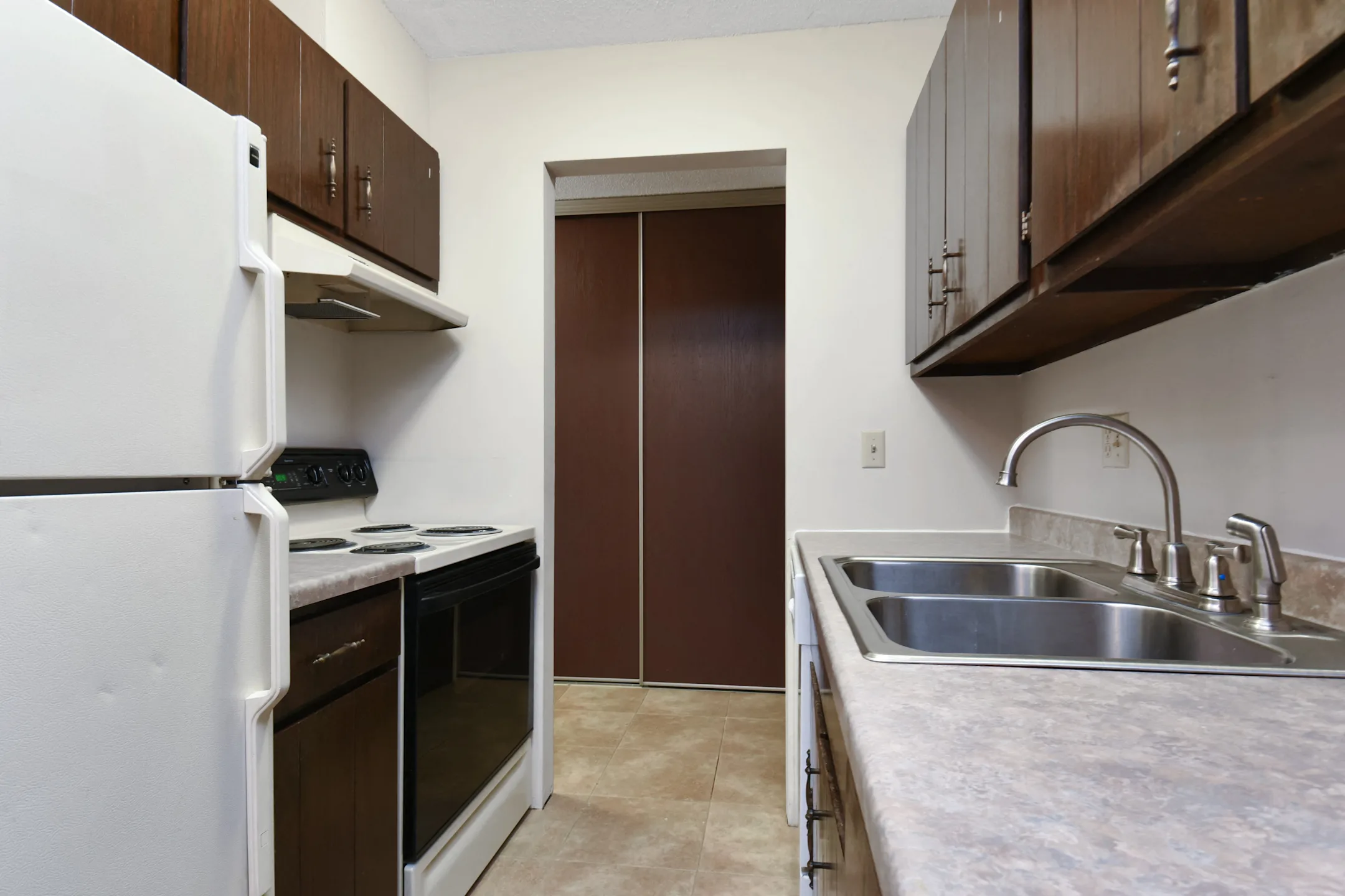 Rosedale Estates Apartments Apartments Roseville, MN 55113