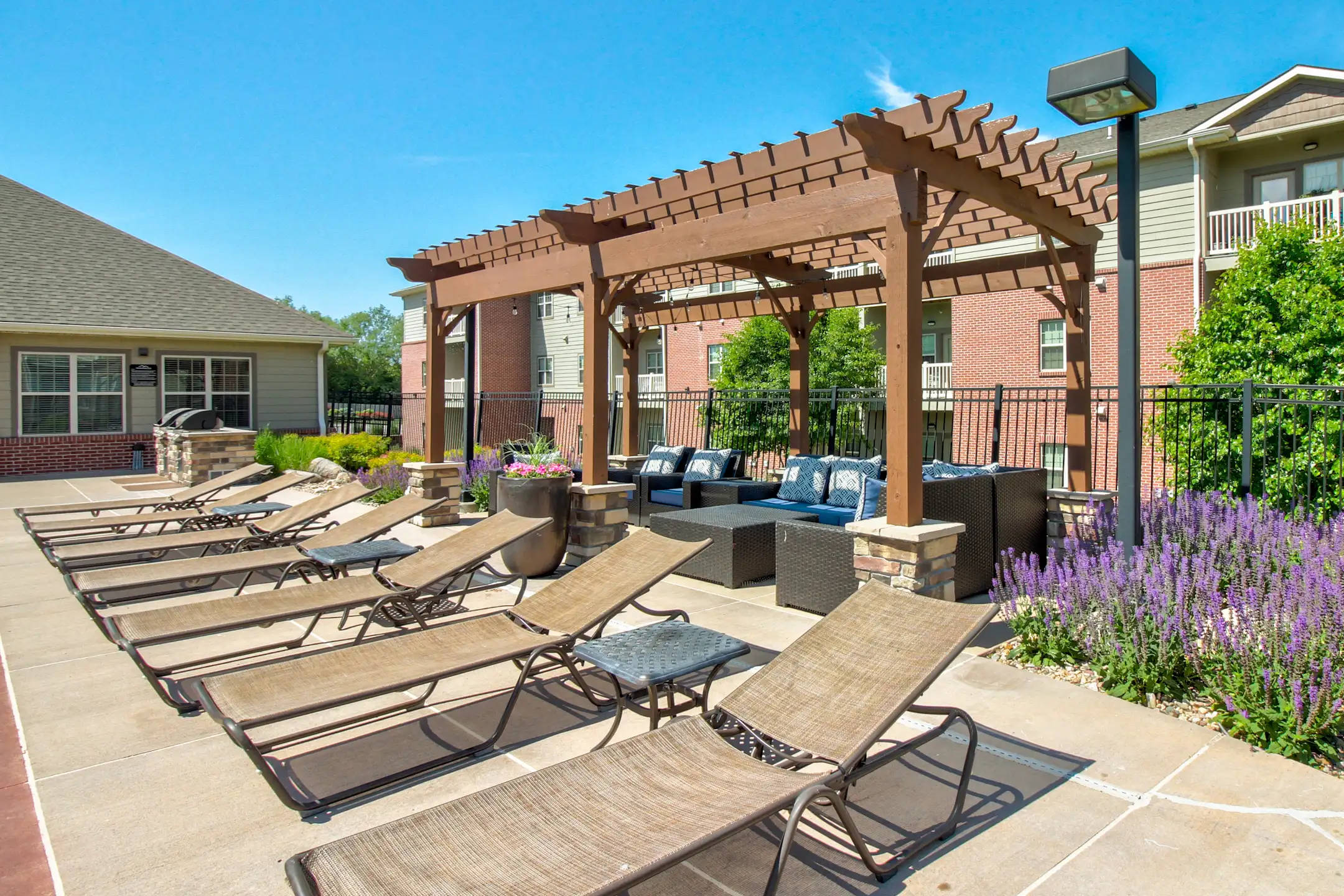 Summit Falls Apartments &Townhomes Apartments Lincoln, NE 68516