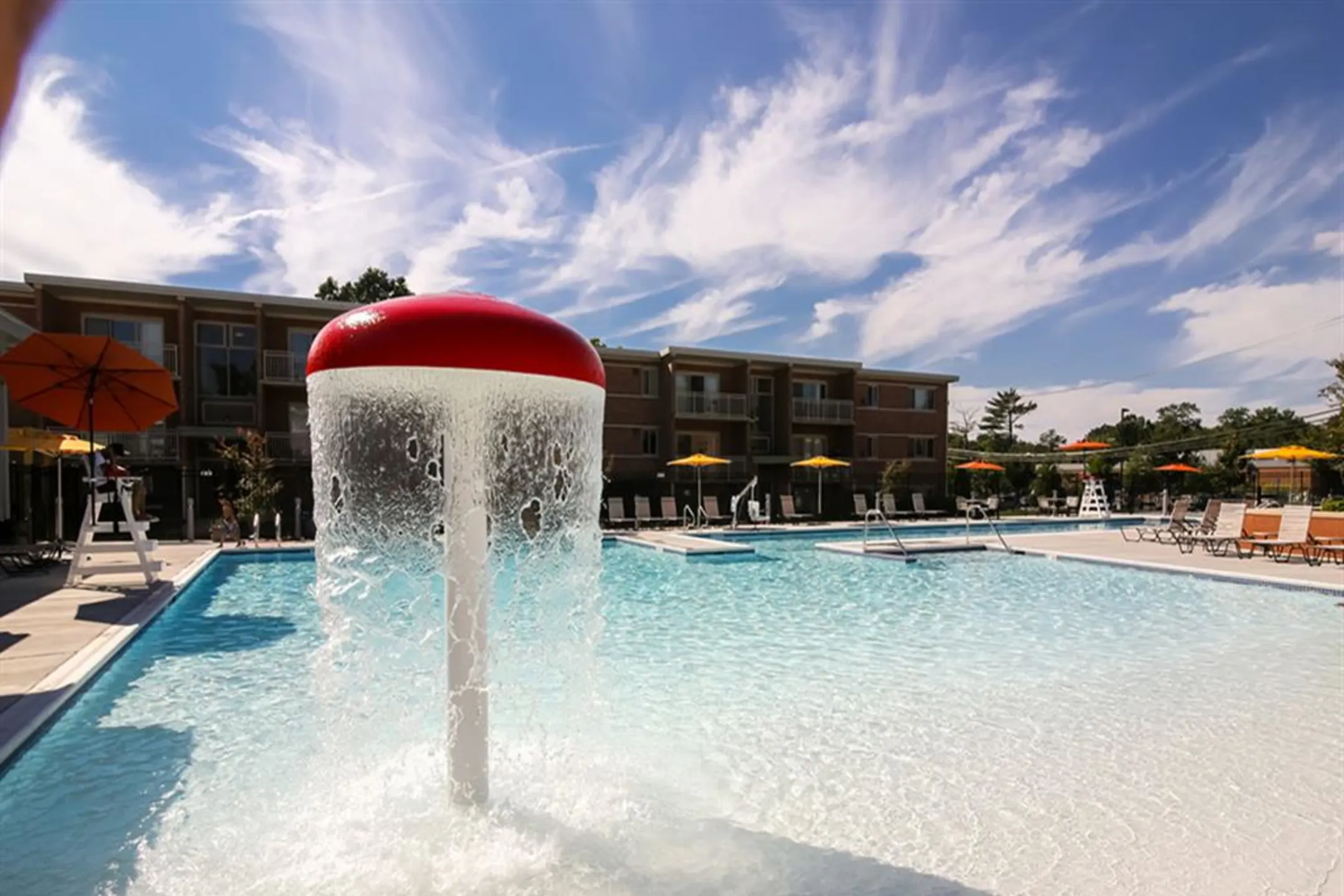 Pool - Monticello Falls Church - Falls Church, VA