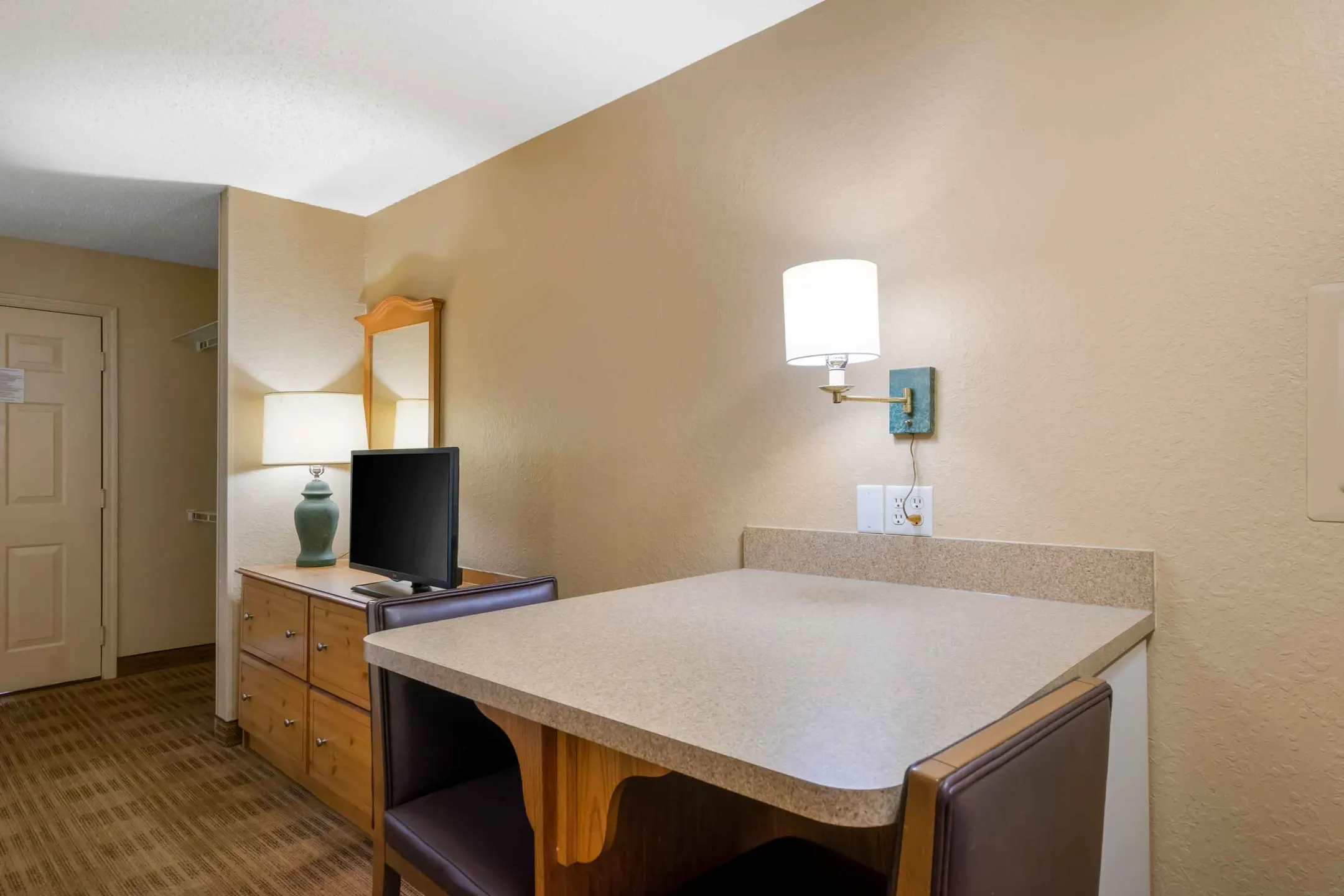 Dining Room - Furnished Studio - Clearwater - Carillon Park - Clearwater, FL
