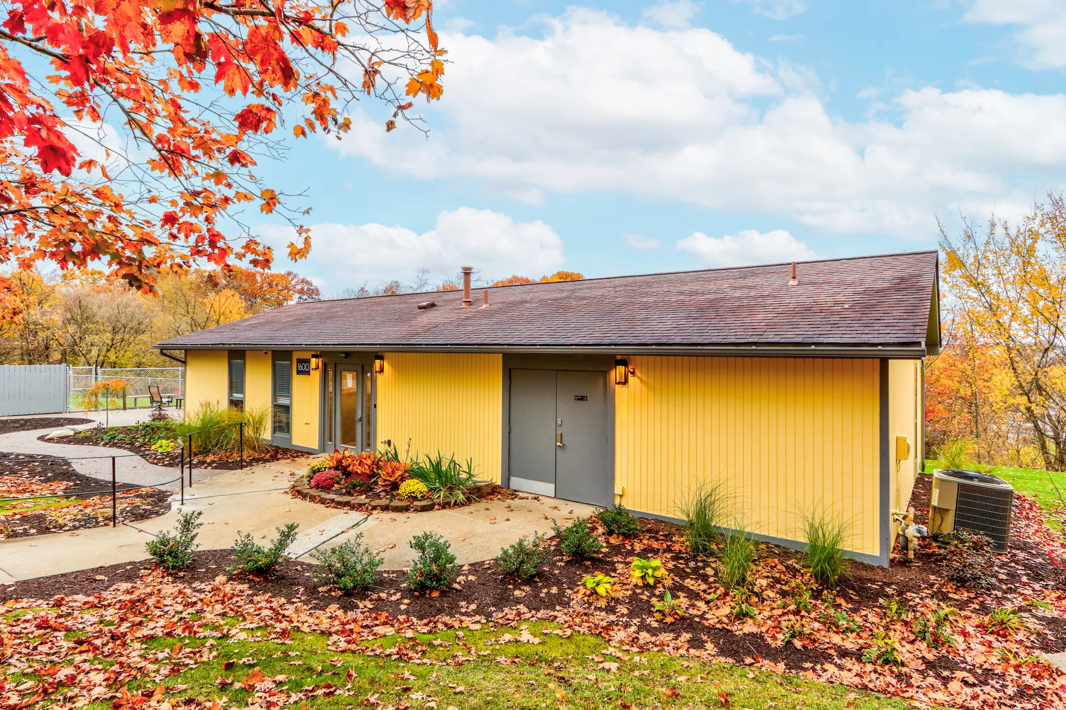 OakWood Park 1600 Settlers Dr Oakdale, PA Apartments for Rent Rent.