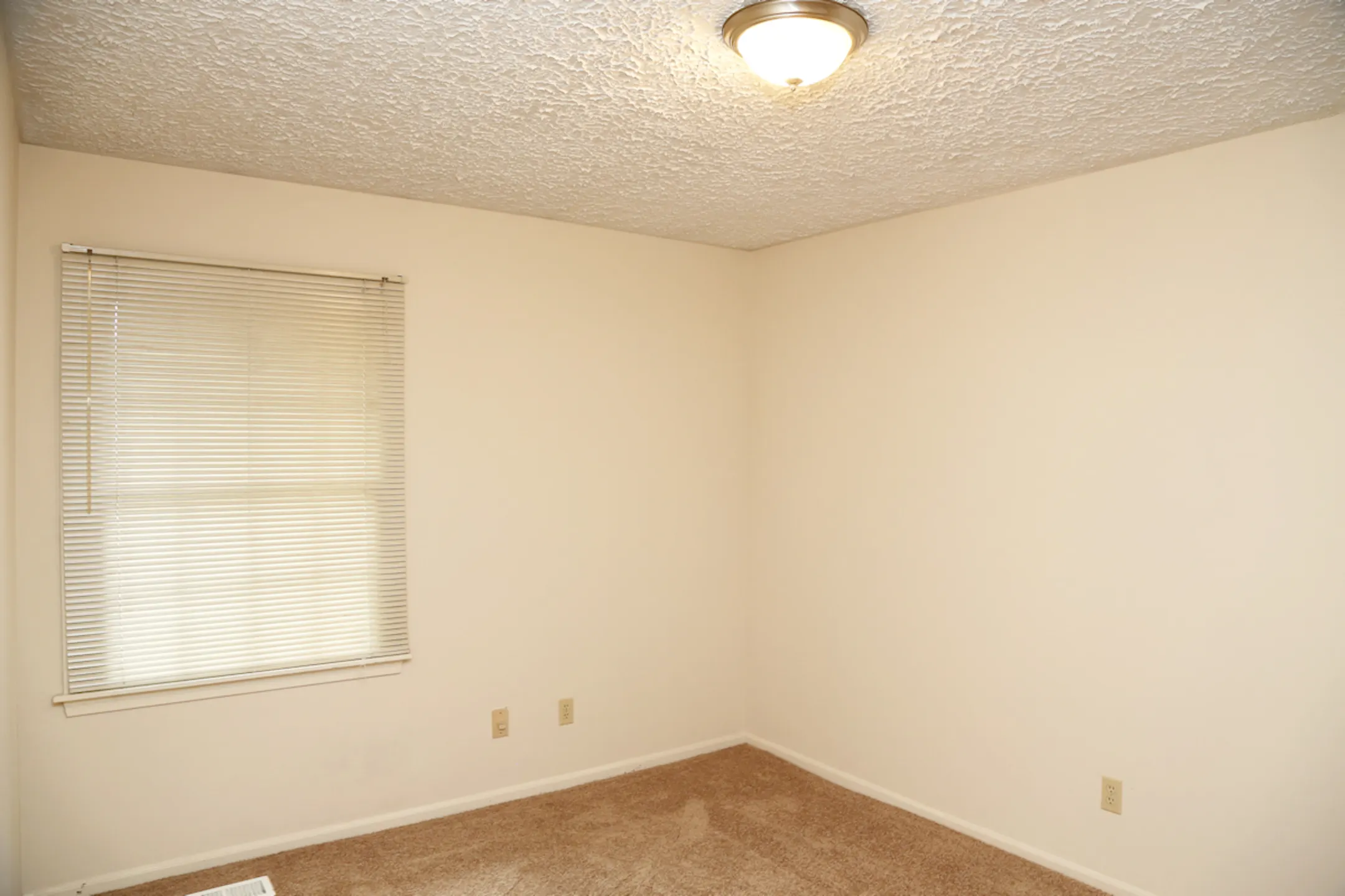 Cambria Heights Apartments & Townhomes - East Lansing, MI