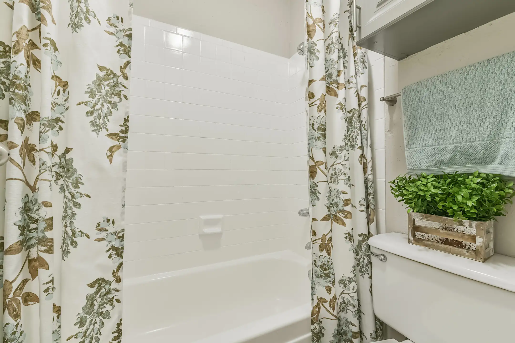 Rosemont on El Dorado, The Apartments ster, TX 77598