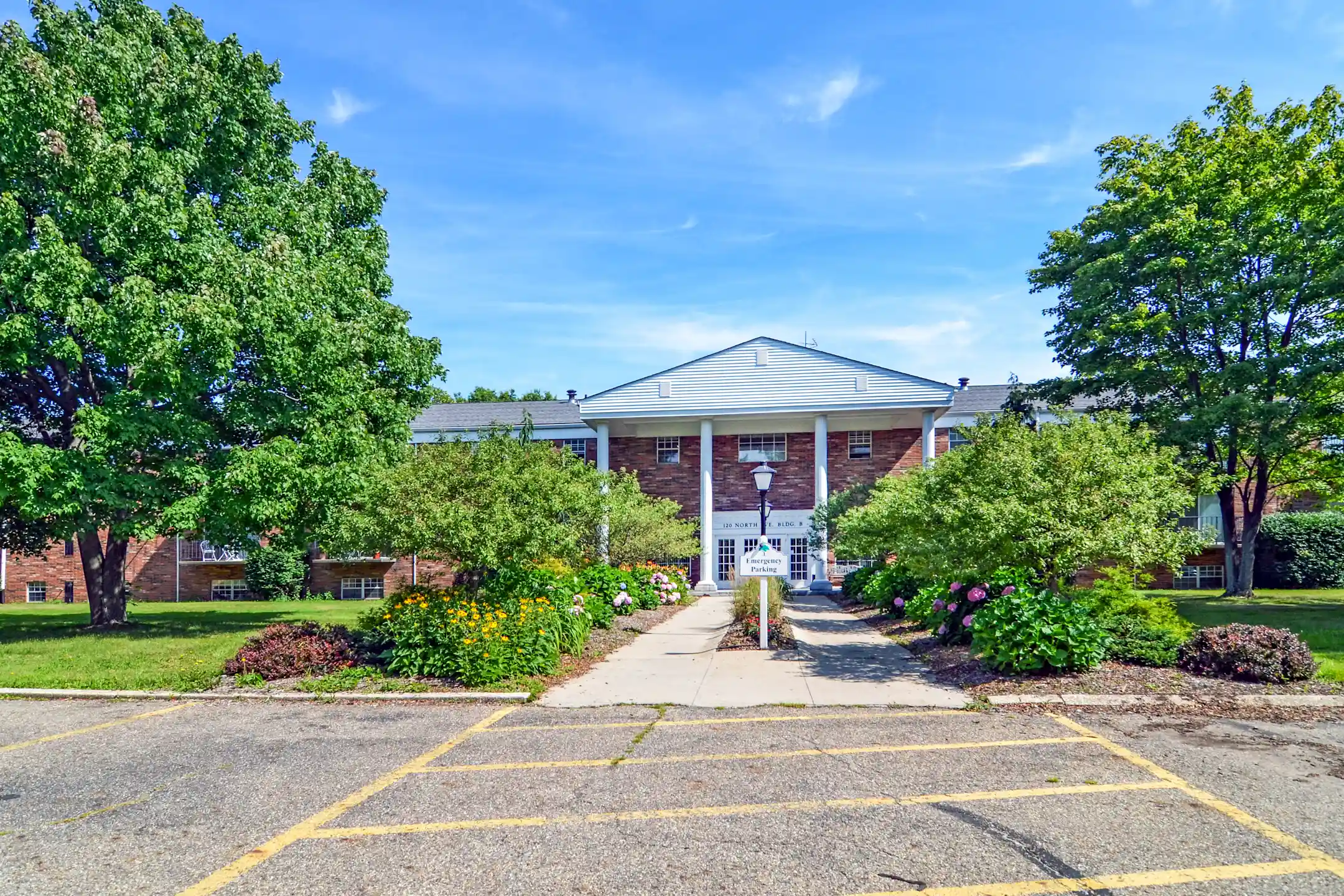 Tallmadge Oaks Apartments Tallmadge, OH 44278