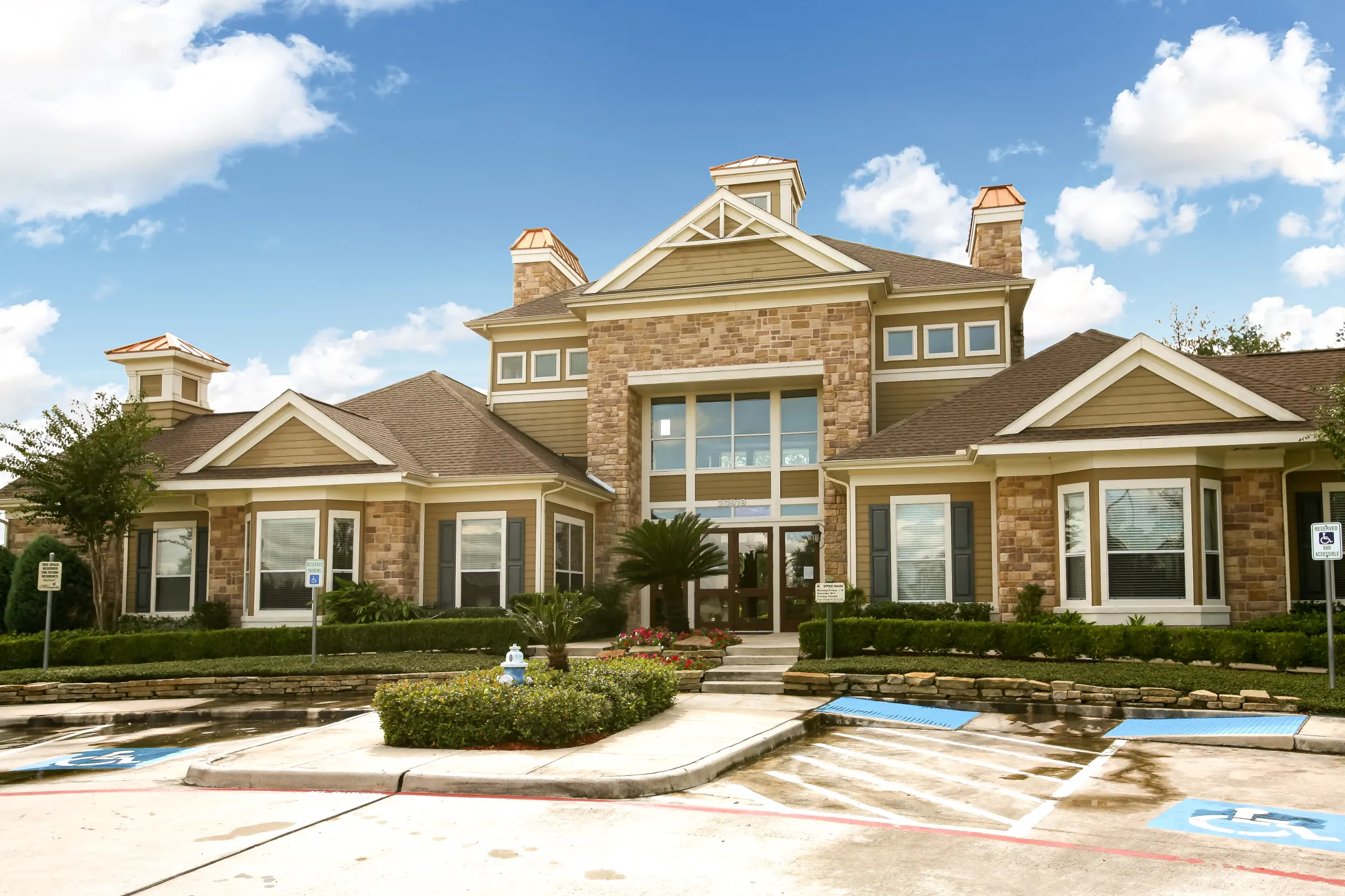 Building - The Mansions At Turkey Creek - Humble, TX