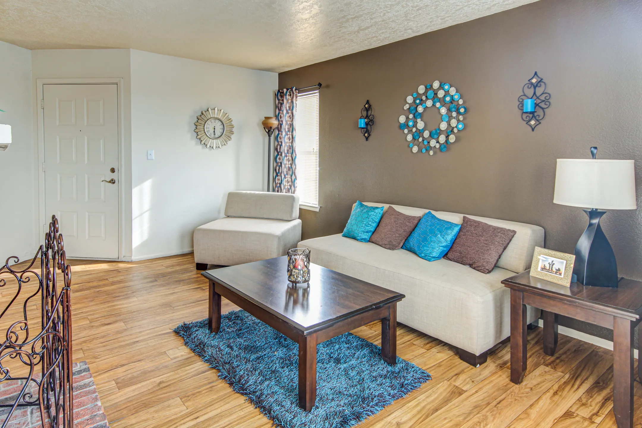 Living Room - Oak Tree Park - Albuquerque, NM