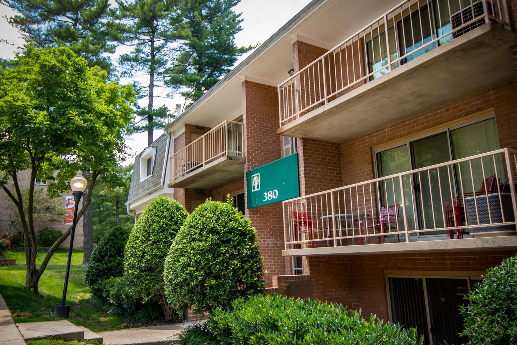 Spring Ridge Apartments 374 N. Summit Avenue Gaithersburg, MD