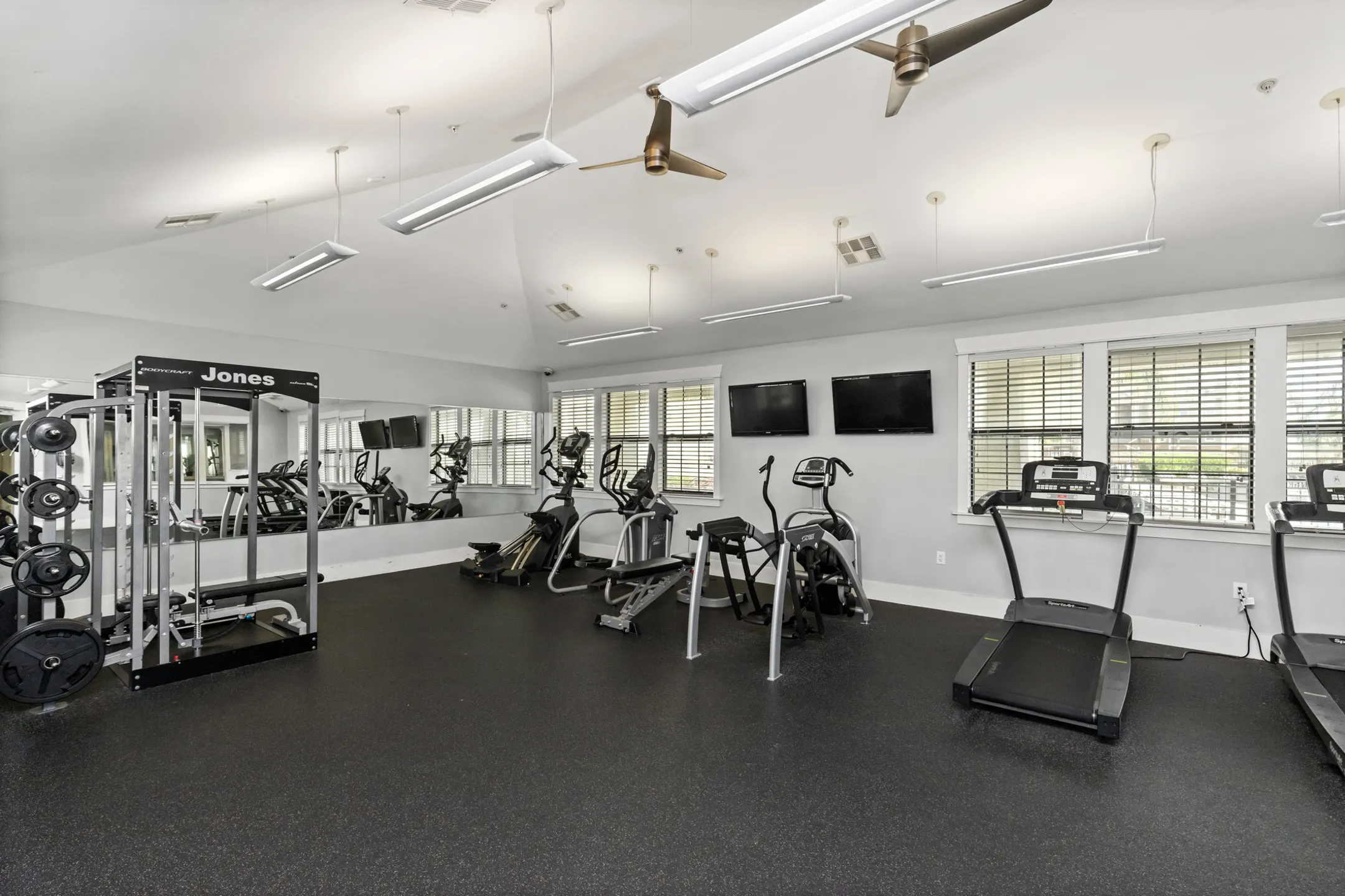 Fitness Weight Room - Campus Quarters - Per Bed Lease - Corpus Christi, TX