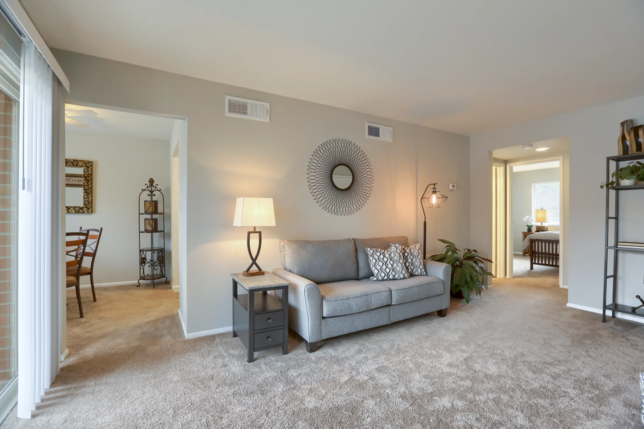 Living Room - Delbrook Manor Apartments - Mechanicsburg, PA