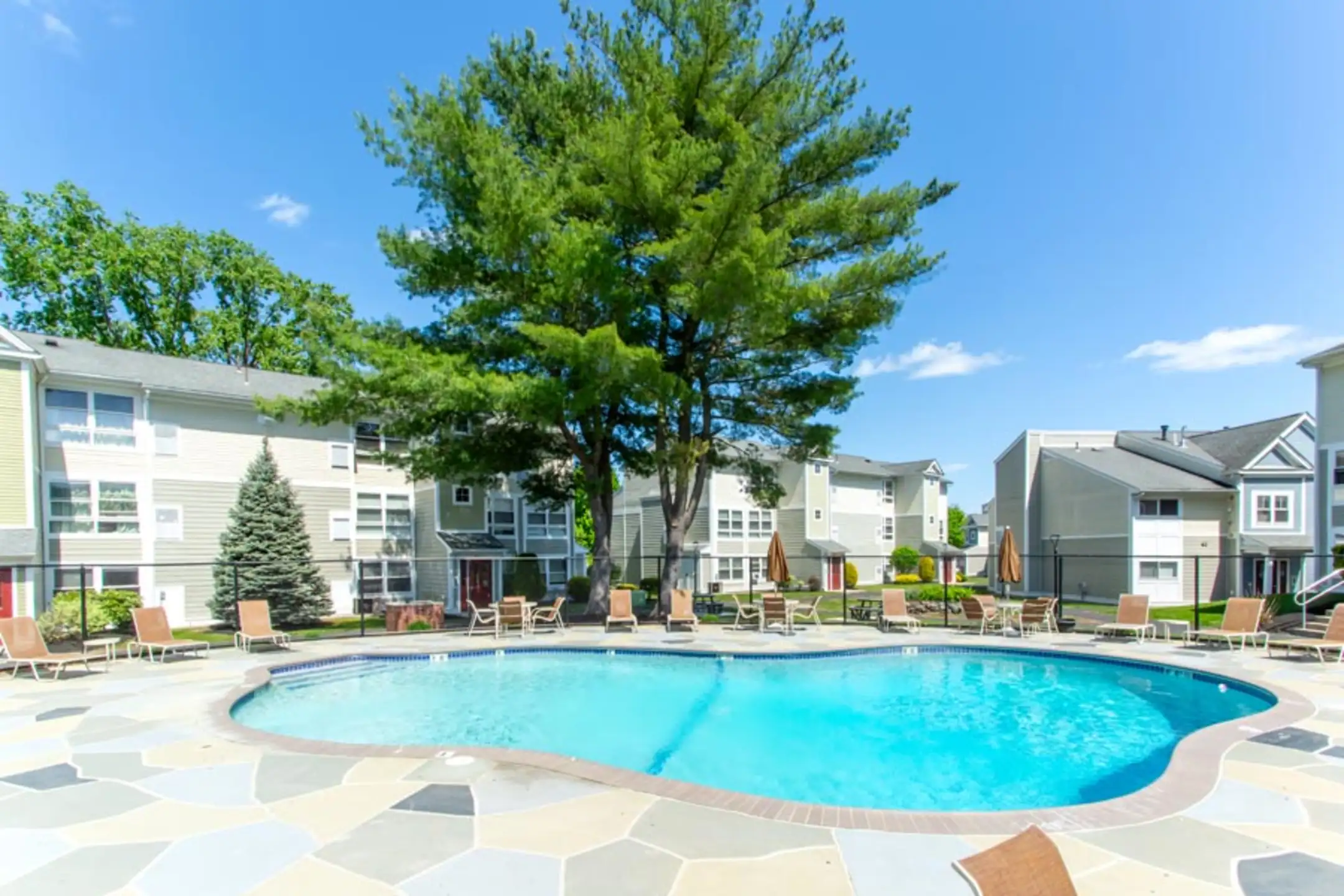 Beacon Village Apartments Burlington, MA 01803