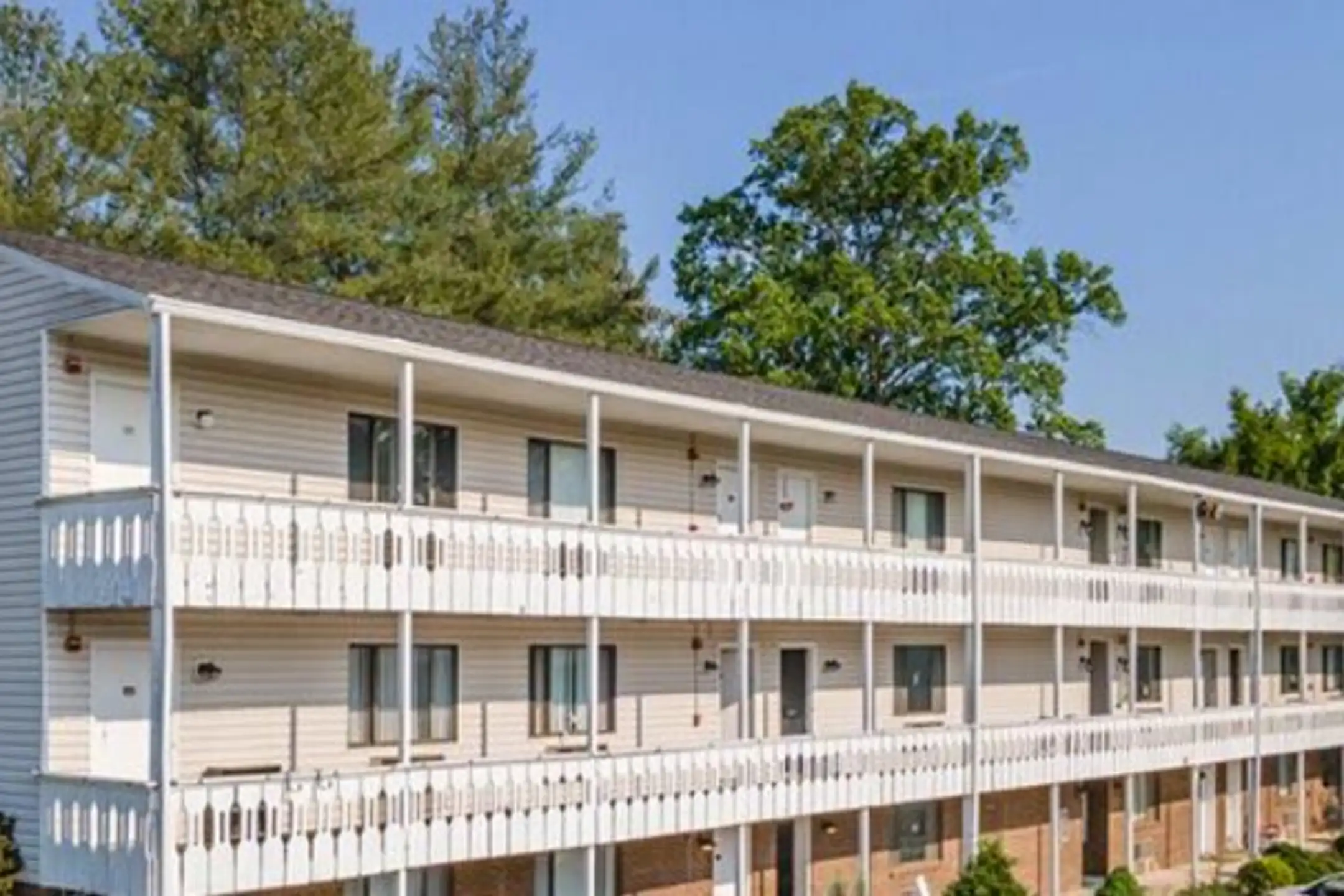 Village Hill Apartments 5400 Big Tyler Rd Charleston, WV Apartments