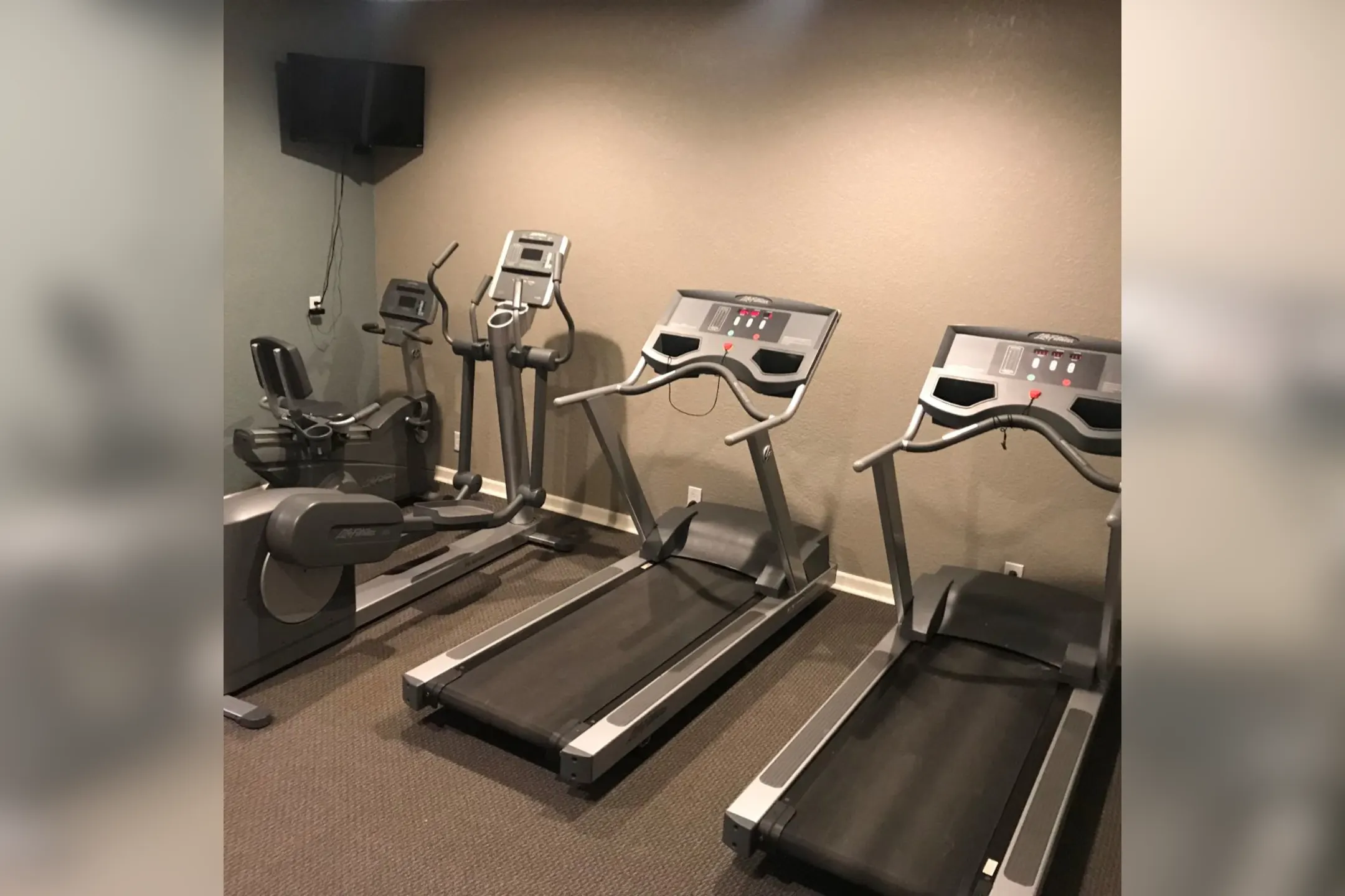 Carver Ridge Townhomes 340 Crosstown Blvd Chaska, MN Townhomes for