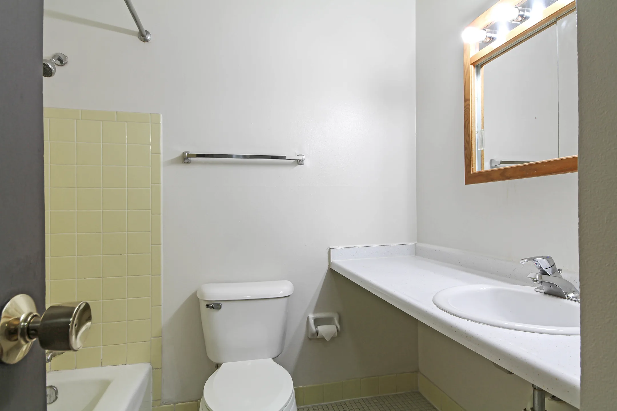Woodsview Apartments Apartments Milwaukee, WI 53214