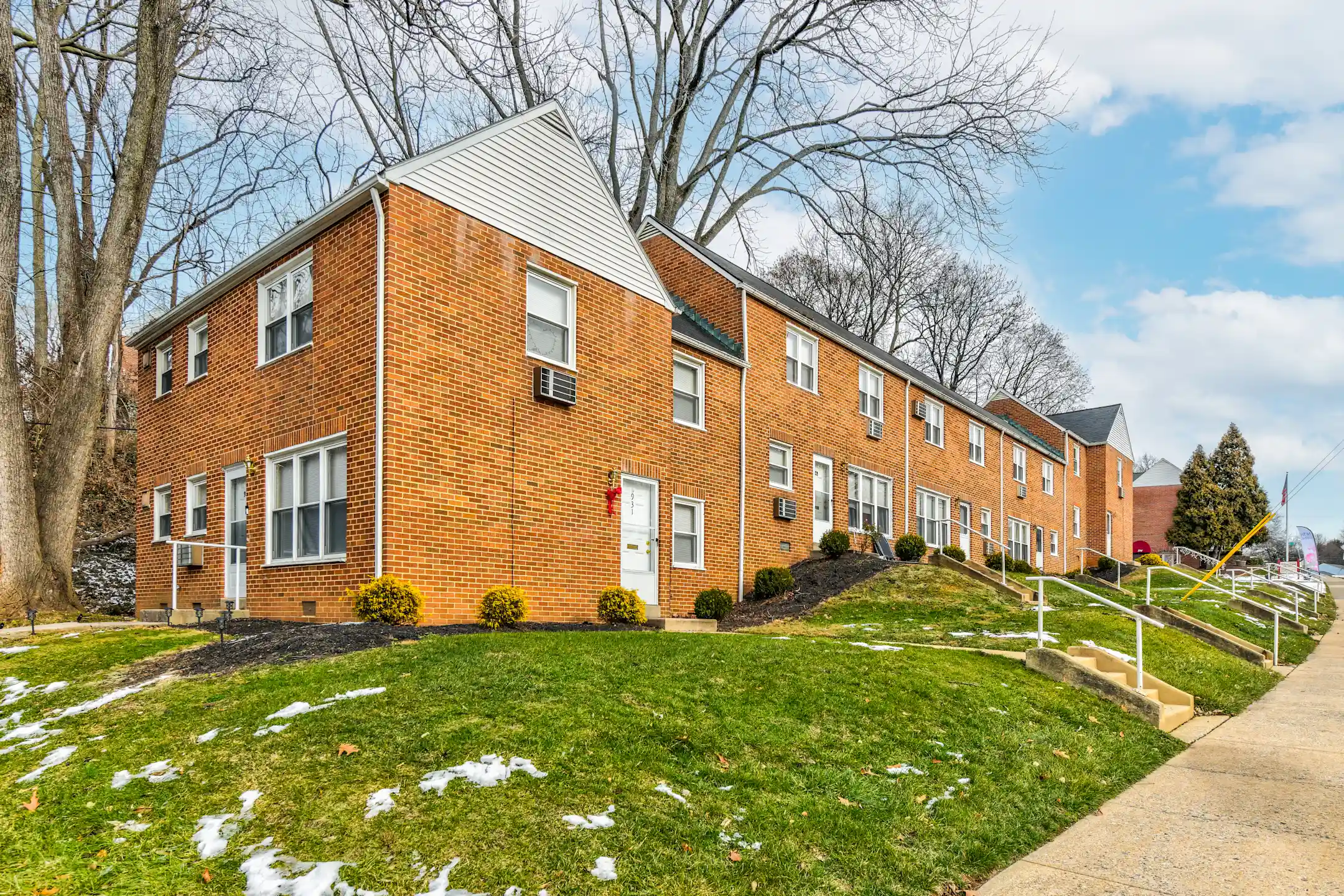 Willow Crest Apartments Whitehall, PA 18052