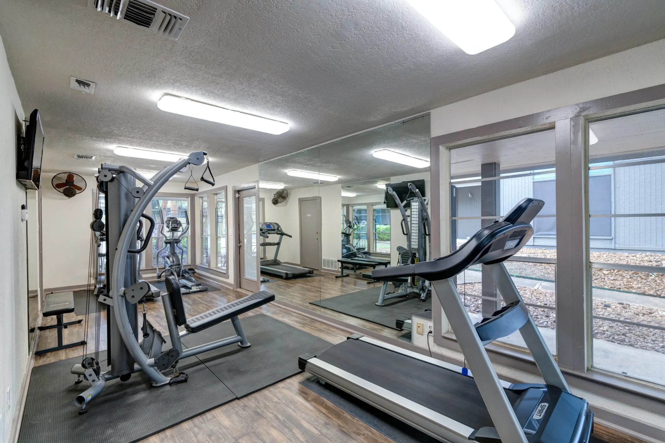 Fitness Weight Room - The Ridge at Southcross - San Antonio, TX