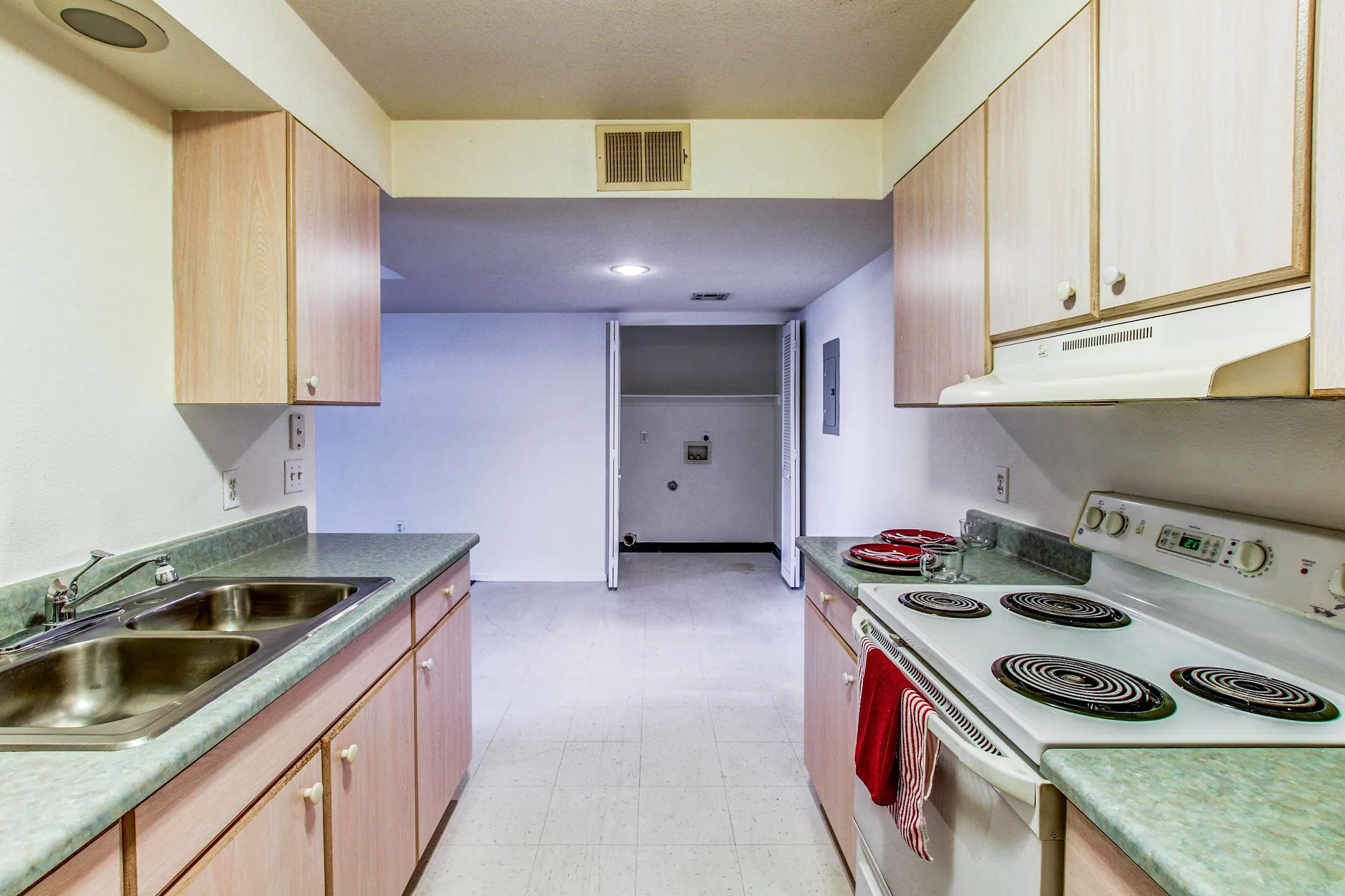 Casa De Roman 514 W Yucca St Somerton, AZ Apartments for Rent Rent.