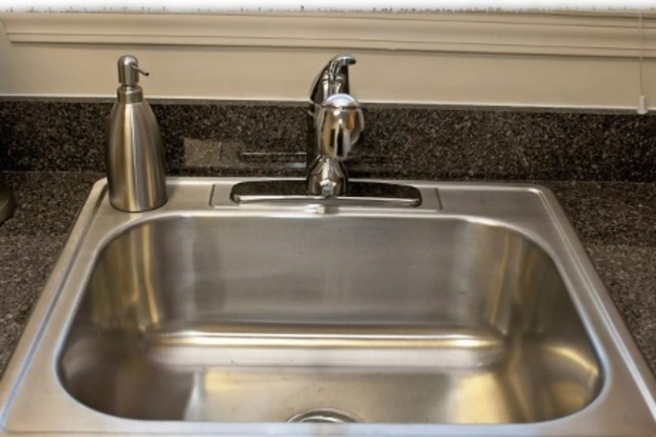 Tor View Village Apartments 1 Kensington Cir Garnerville, NY