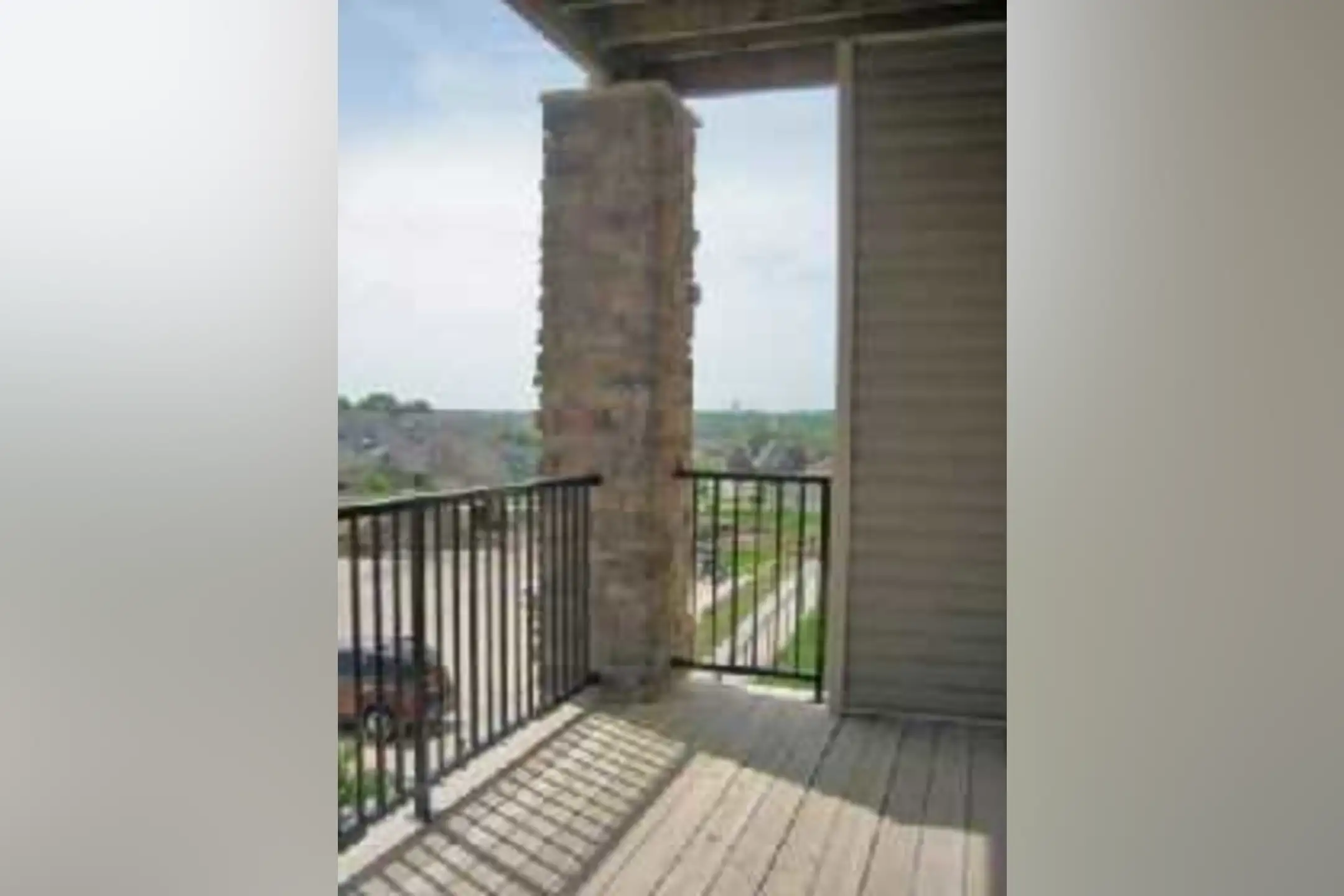 Patio / Deck - Golf View - Pleasant Hill, IA