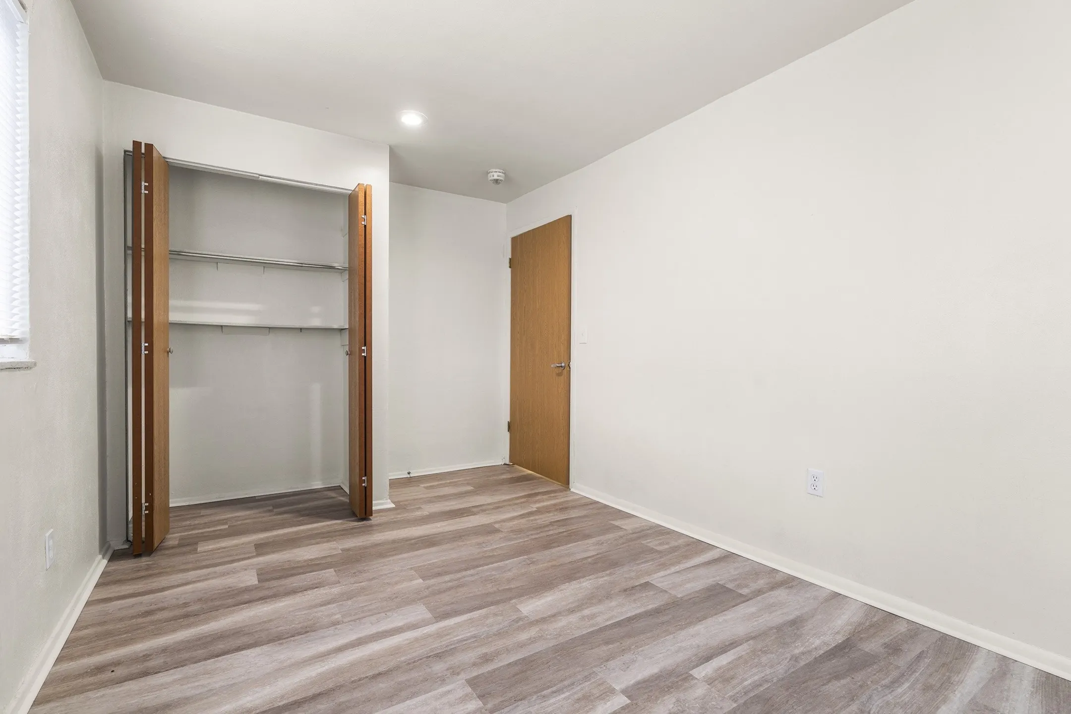 Bedroom - Metro Apartments at Seventy - Saint Louis, MO