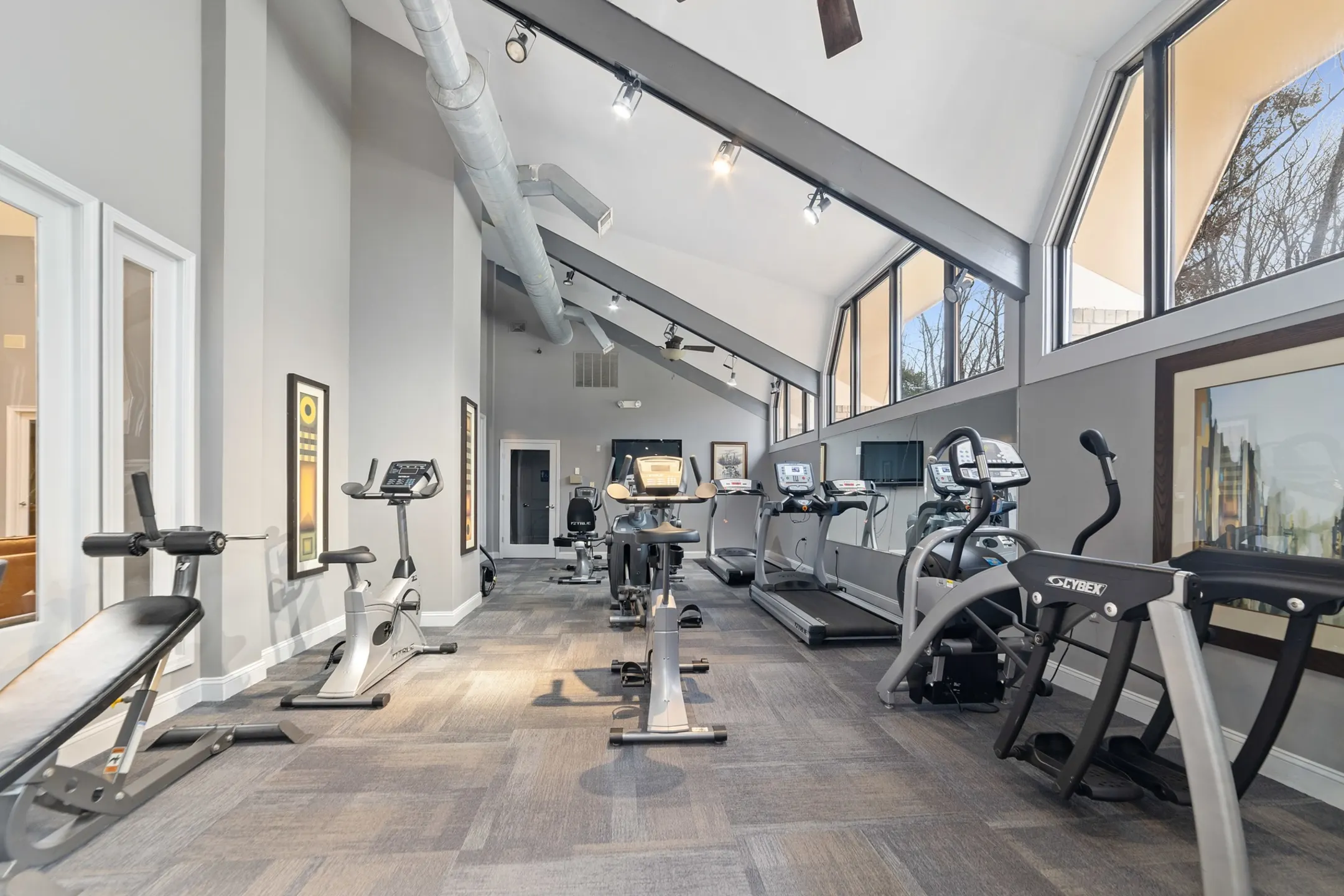 Hidden Lake Town And Country Apartments 1 Lincoln Pl North