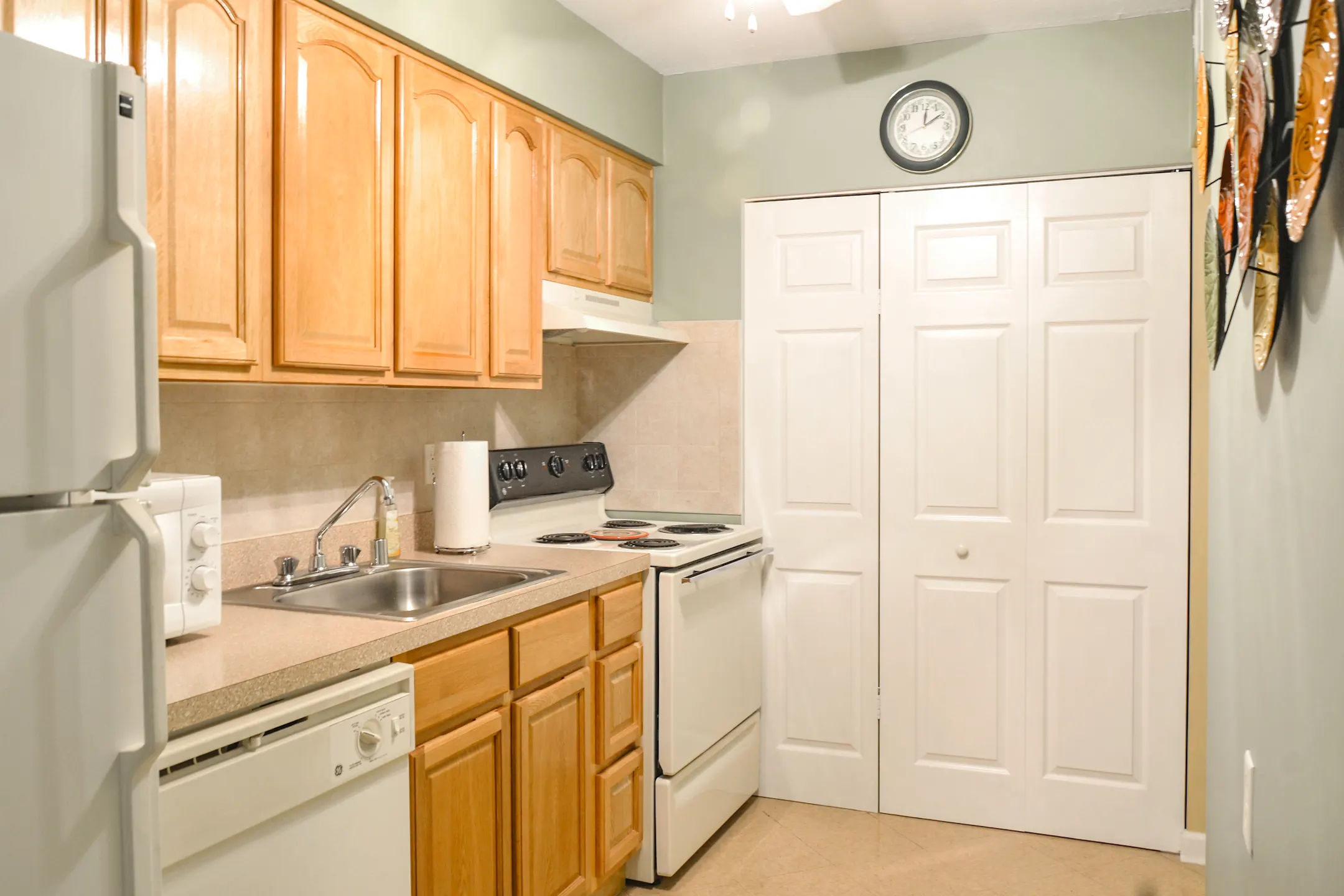 Whispering Hills Southeast Apartments Louisville, KY 40219