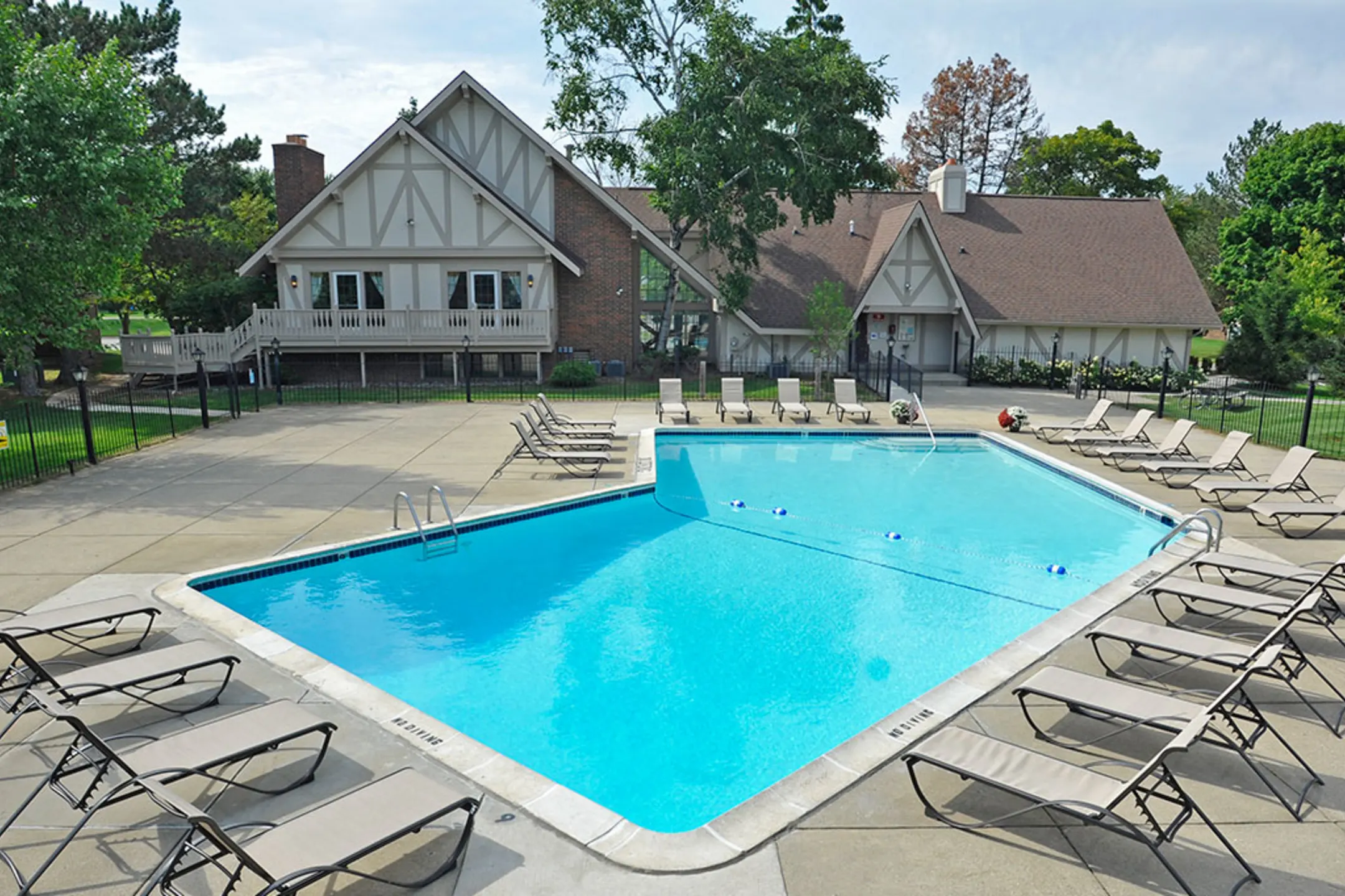 Rivers Edge Apartments Waterford, MI 48327