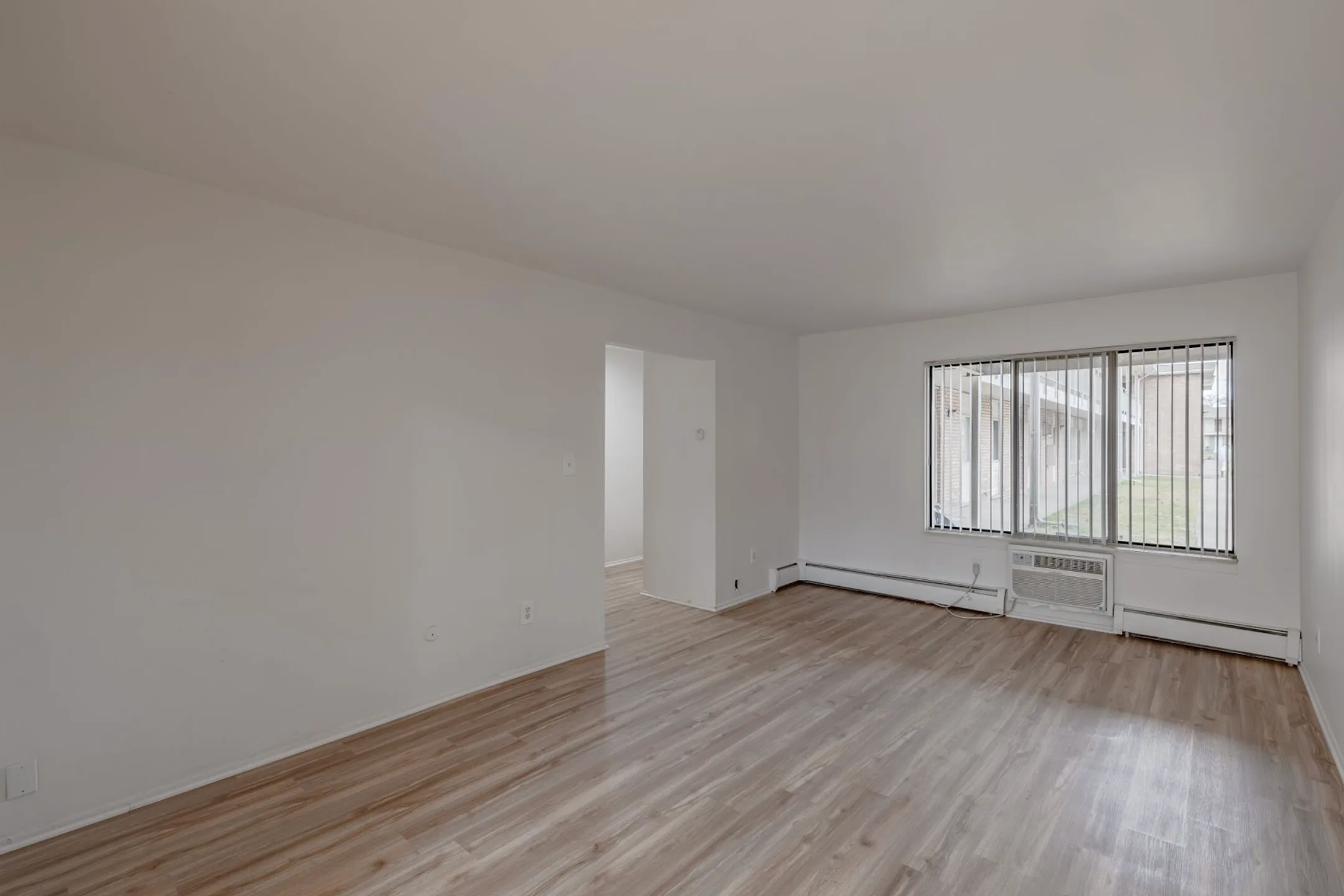 Parks at Concorde Apartments Romulus, MI 48174