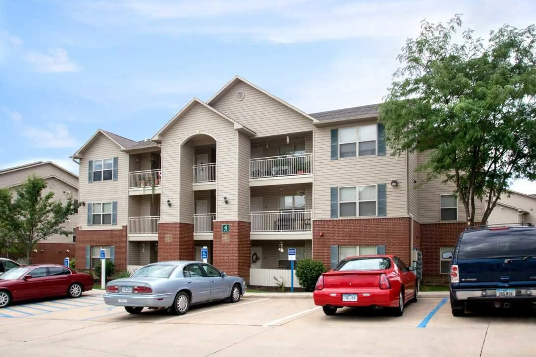 Chapel Ridge Of Marion Apartments - Marion, IA 52302