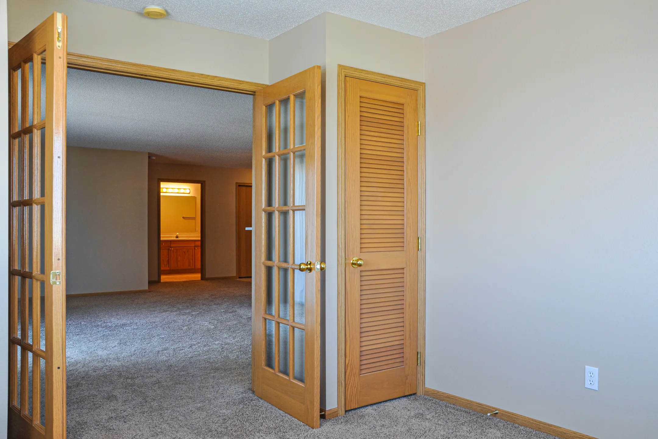 Bedroom - Park Avenue Apartments - Fargo, ND