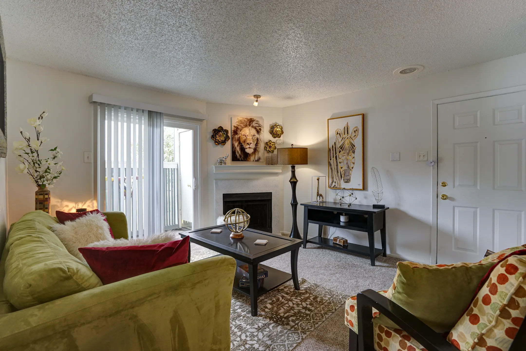 Living Room - Centerpoint Apartments - Dallas, TX