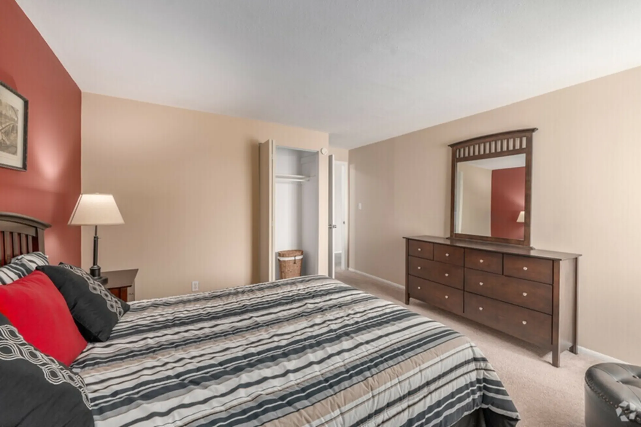 The Westbury Apartments North Olmsted, OH 44070