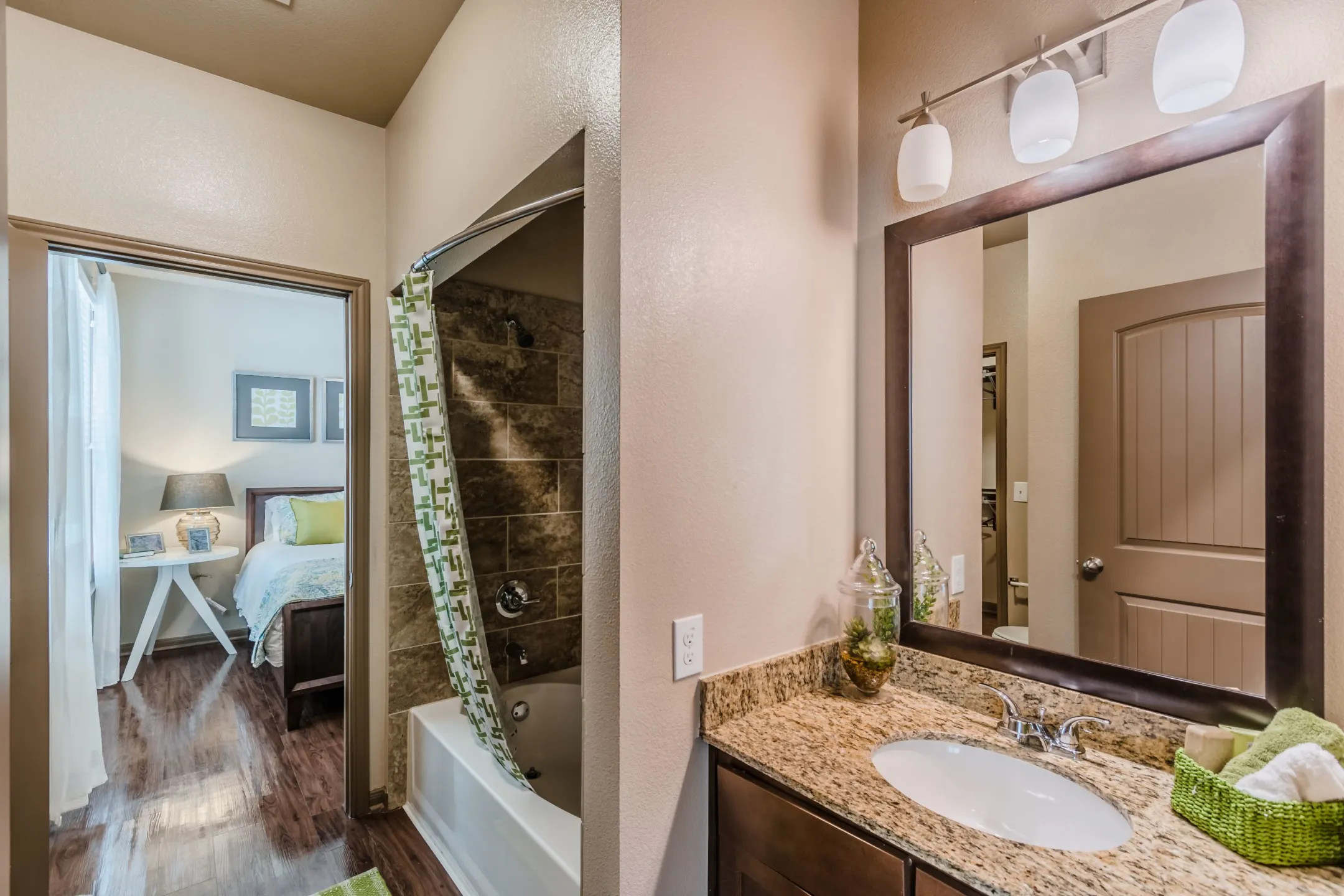 Bathroom - Lakewood Flats Apartments - Dallas, TX